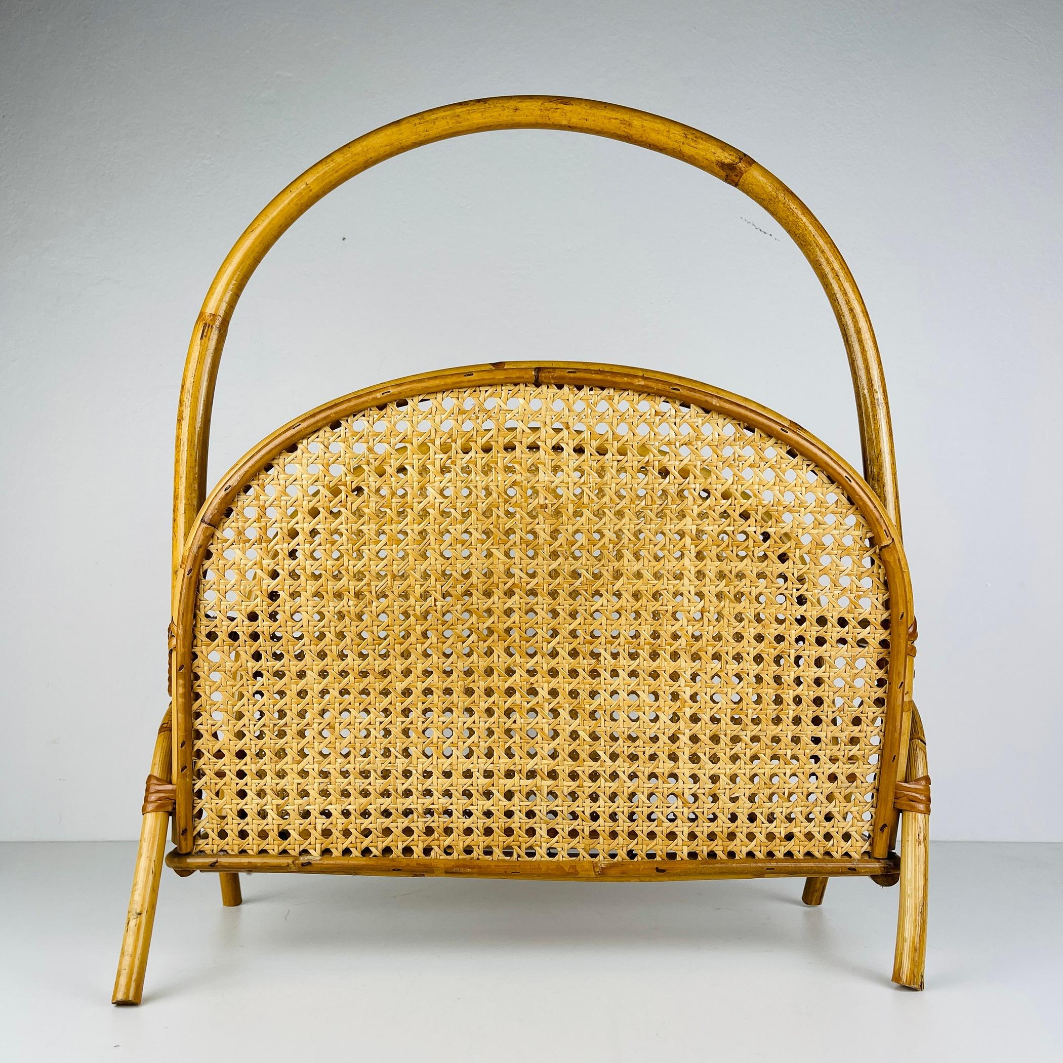 Italian Vintage bamboo and Vienna straw magazine rack, Italy 1960s For Sale