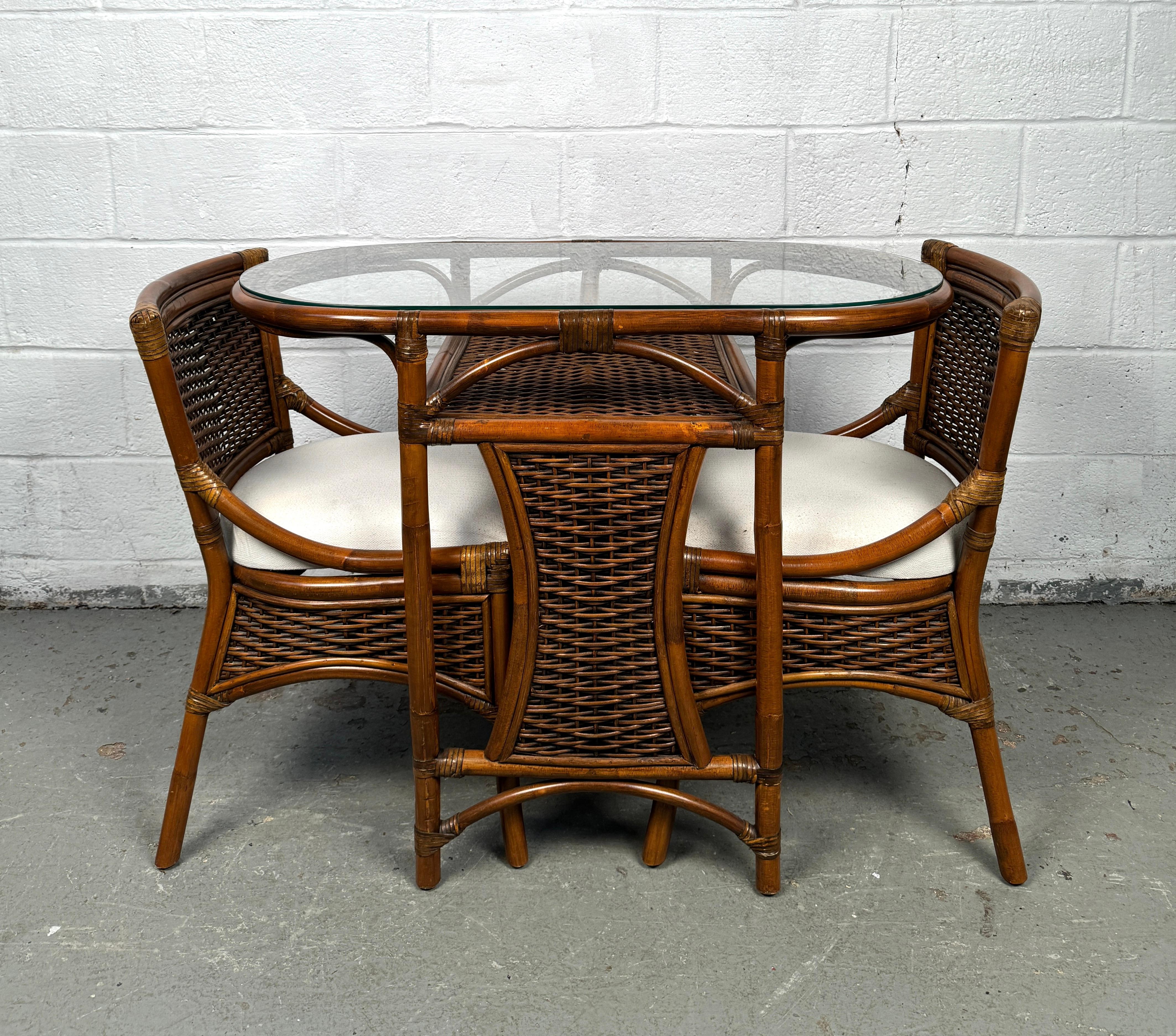 Ensemble de salle à manger vintage en bambou et osier Bon état - En vente à Brooklyn, NY