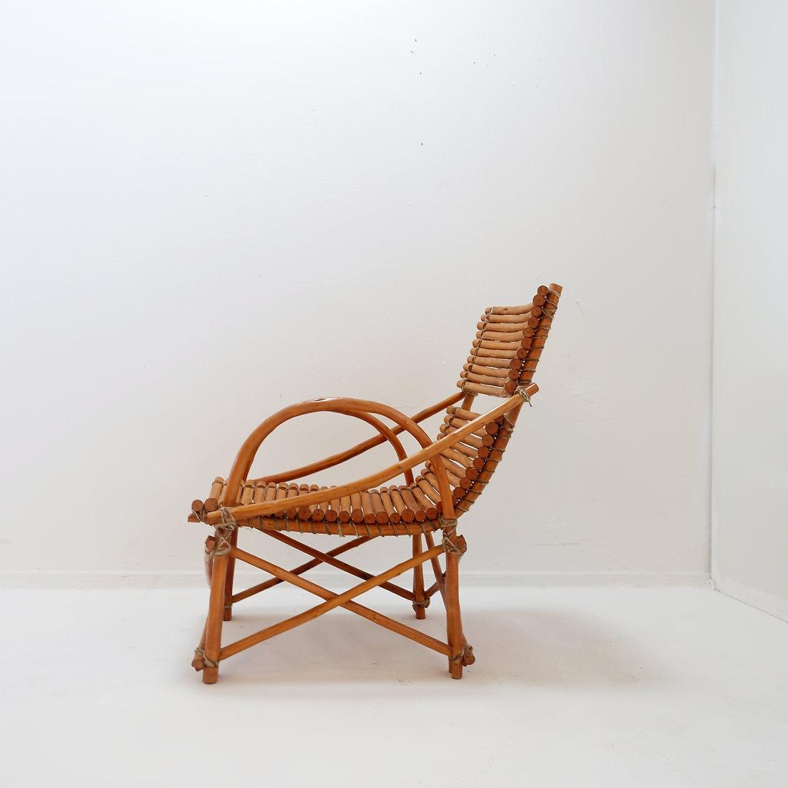 Sillón vintage de bambú - 20
Decoración de Jardines - Wabi-sabi
Medidas : 60x80cm H:83cm SH:31,5cm 
Materiales : Bambú 
Desgaste propio de la edad y el uso