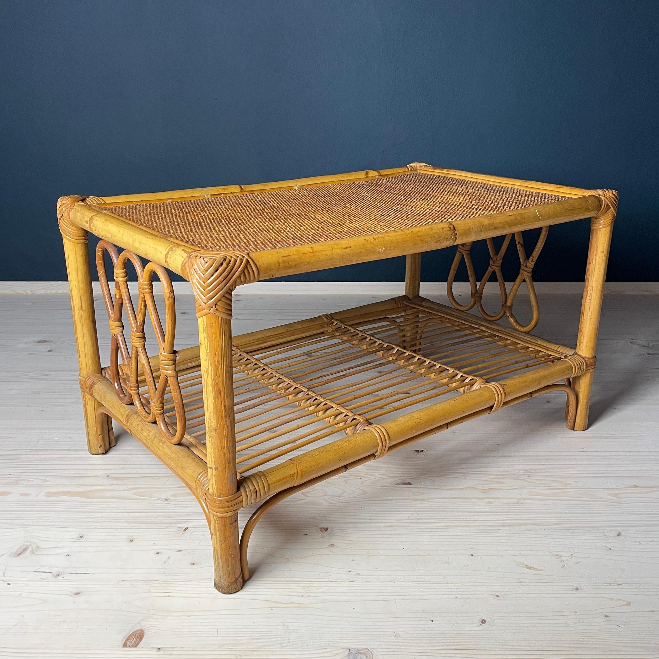 Italian Vintage bamboo coffee table Italy 1970s For Sale