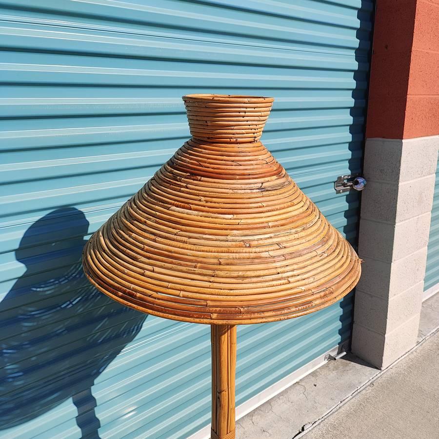 Now available is a great looking boho/chic floor lamp in working condition. Small amount of wear throughout. Approximately 5 feet tall.

