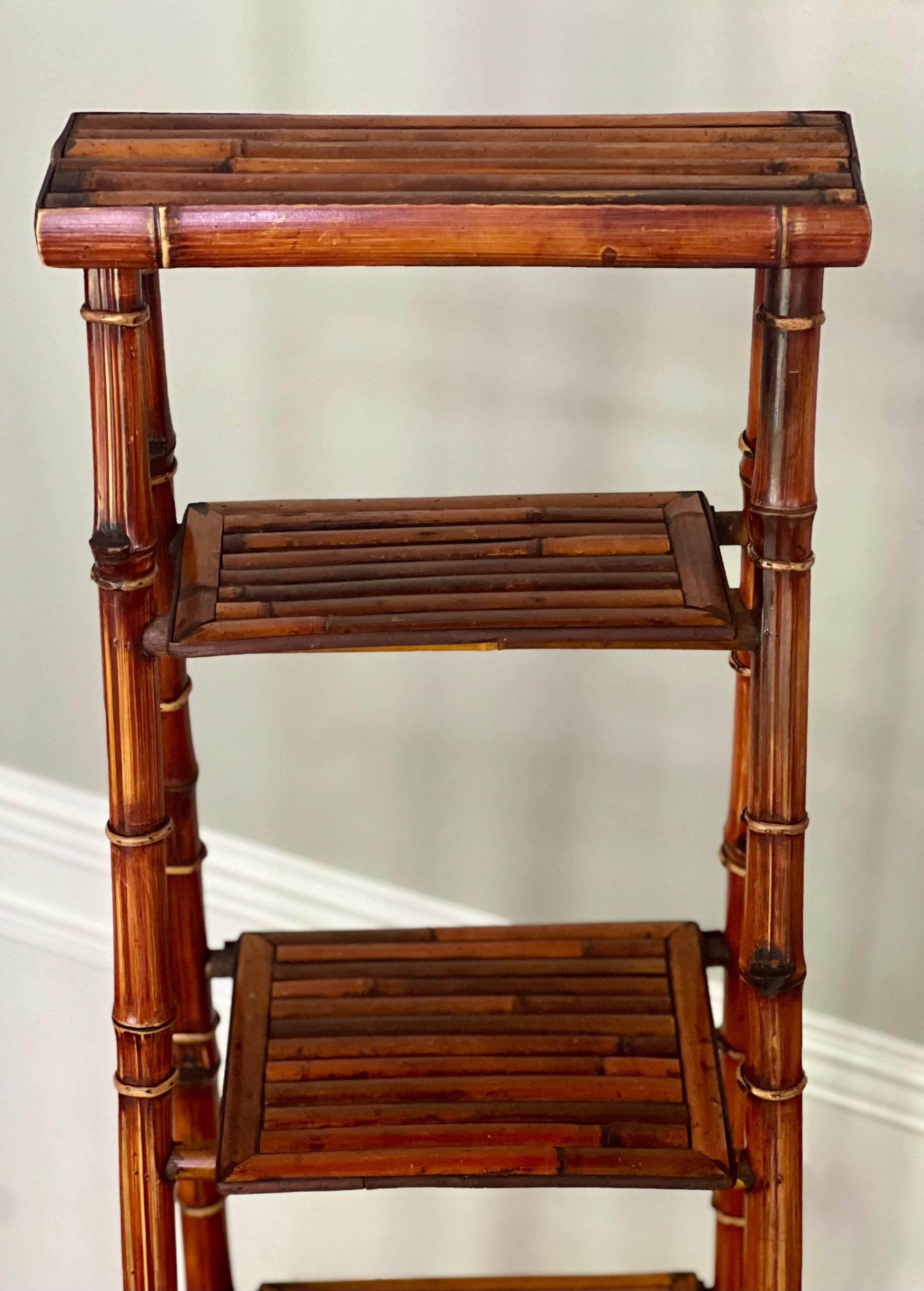 Vintage Bamboo Tall Ladder Style Etagere Display Stand im Angebot 1