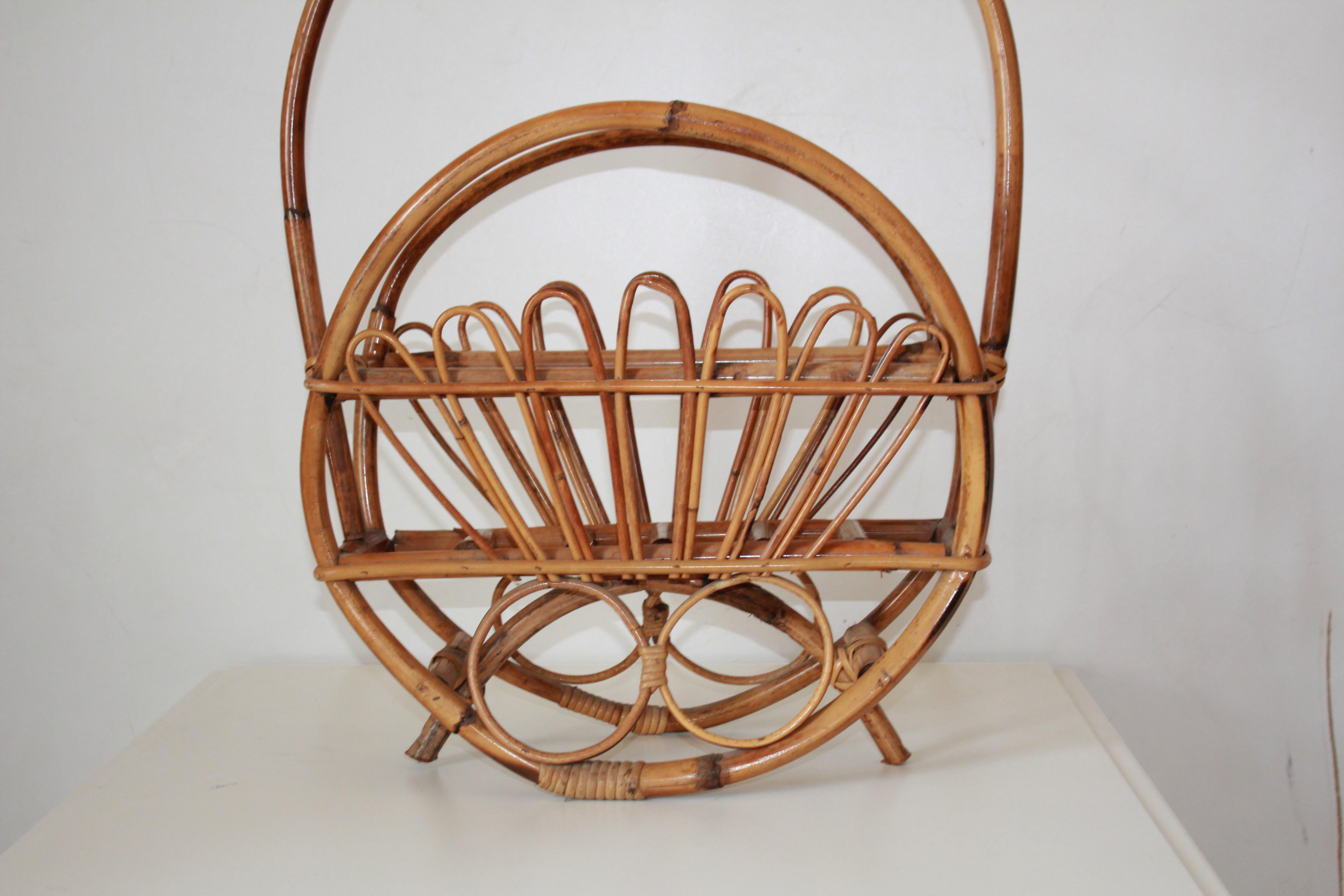 Vintage bamboo and rattan magazine rack, Italy, 1960s In Good Condition For Sale In Ceglie Messapica, IT