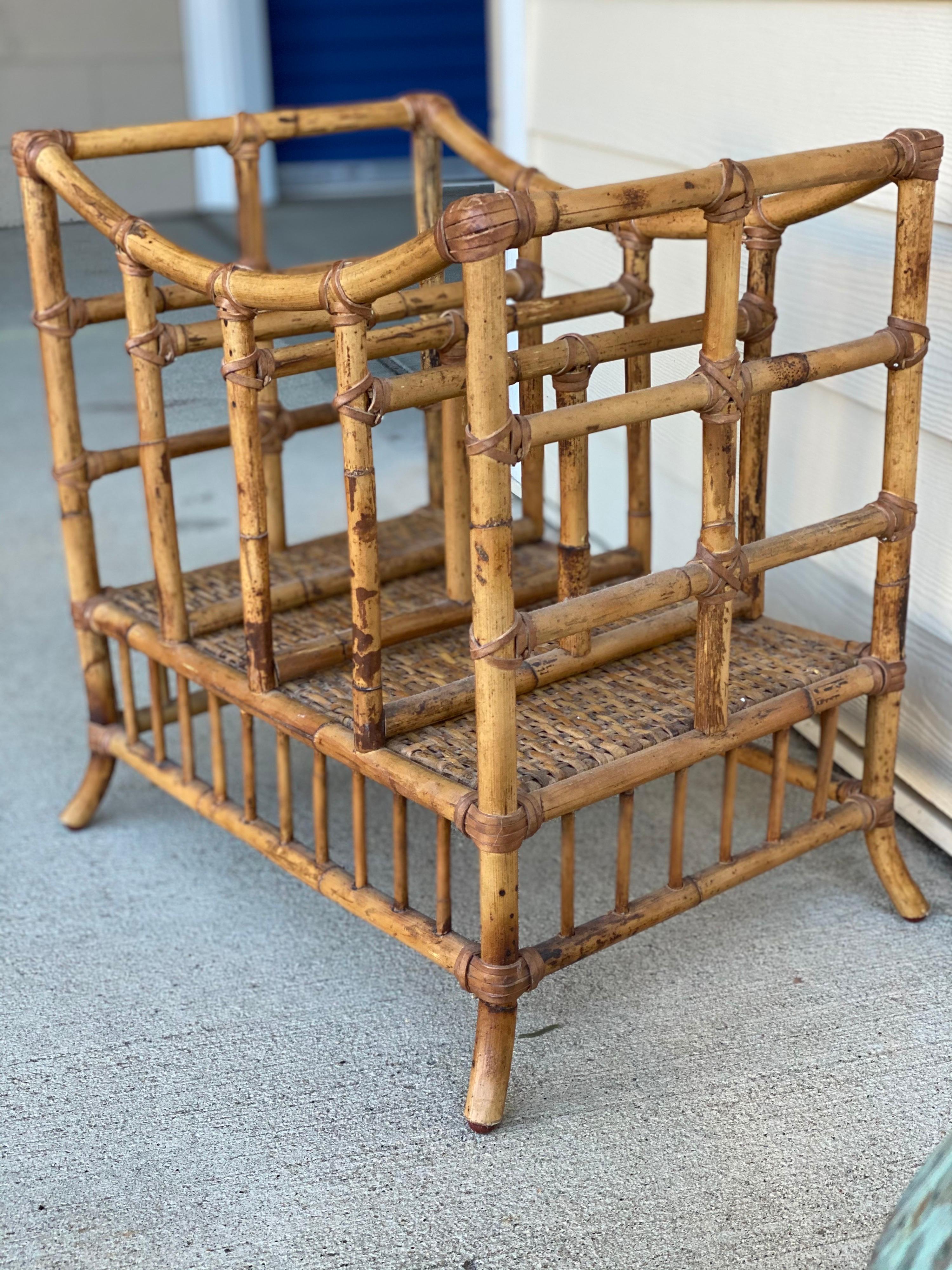 Vintage Bamboo Magazine Rack Stand In Good Condition In Southampton, NY