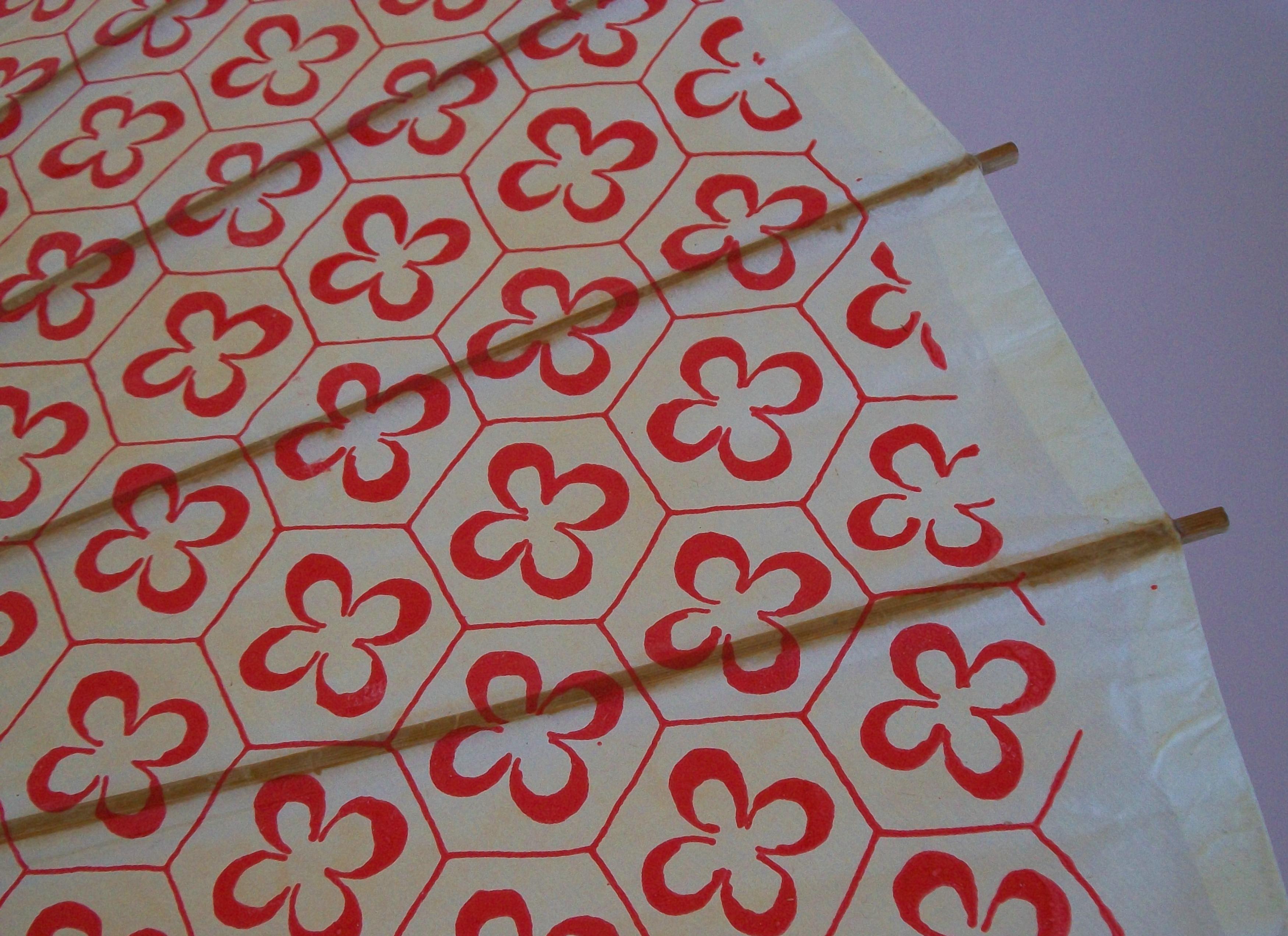 20th Century Vintage Bamboo & Paper Wagasa Umbrella with Orizuru Print - Japan - Circa 1950's For Sale