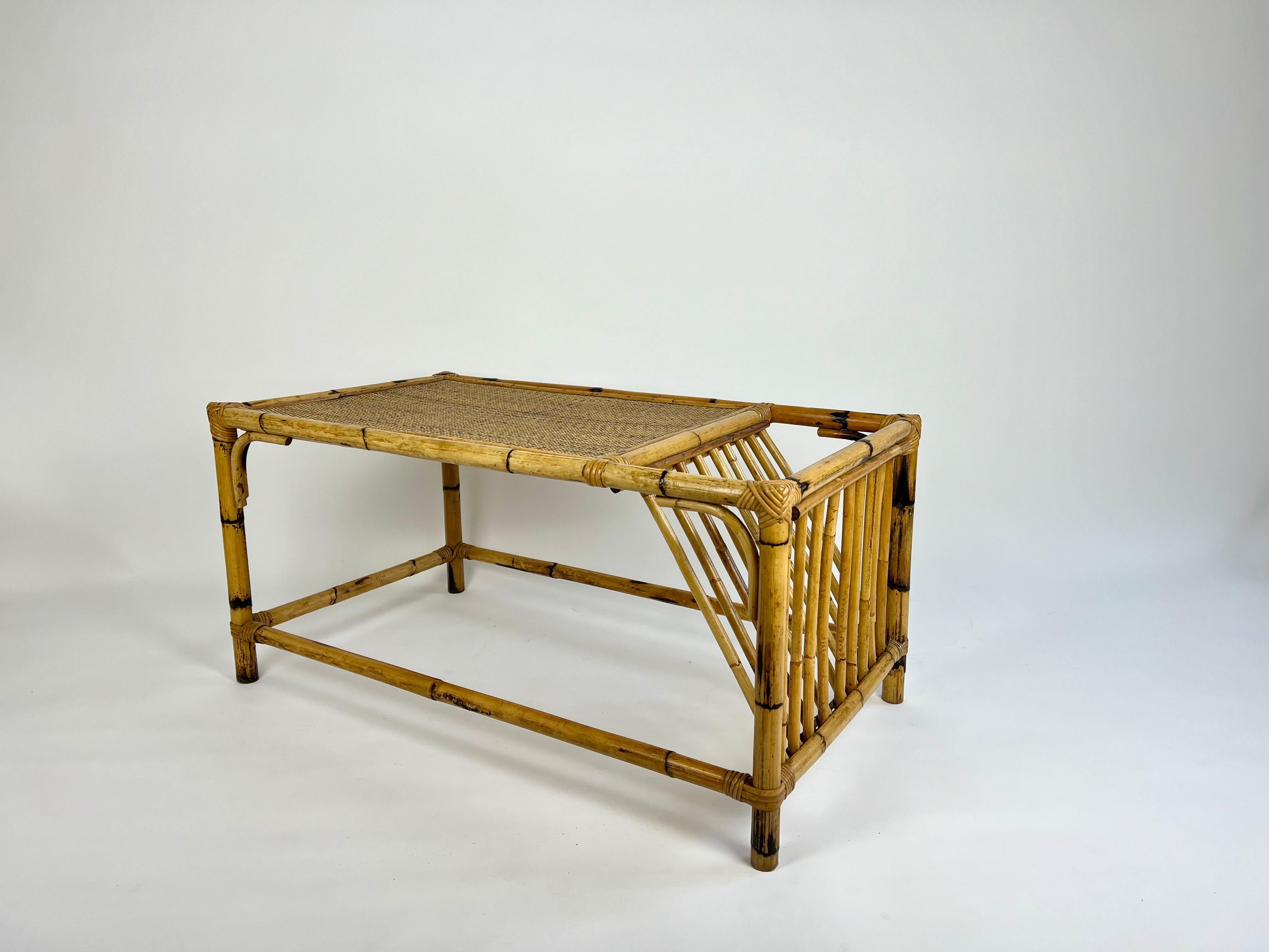 Vintage bamboo & rattan coffee table in the manner of Vivai del Sud. Italy 1980s In Good Condition For Sale In Bristol, GB