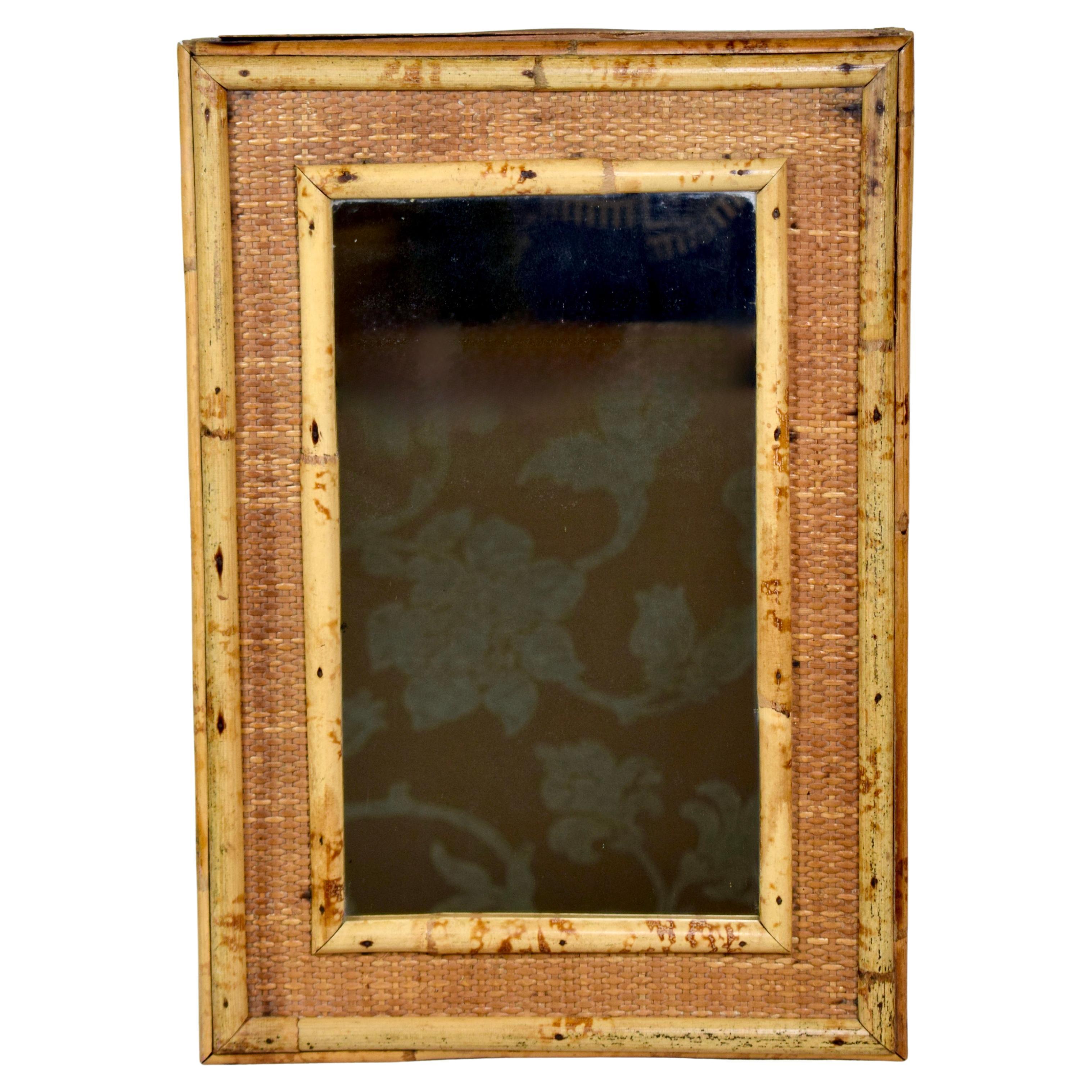 Armario Vintage de Ratán de Bambú con Espejo en venta