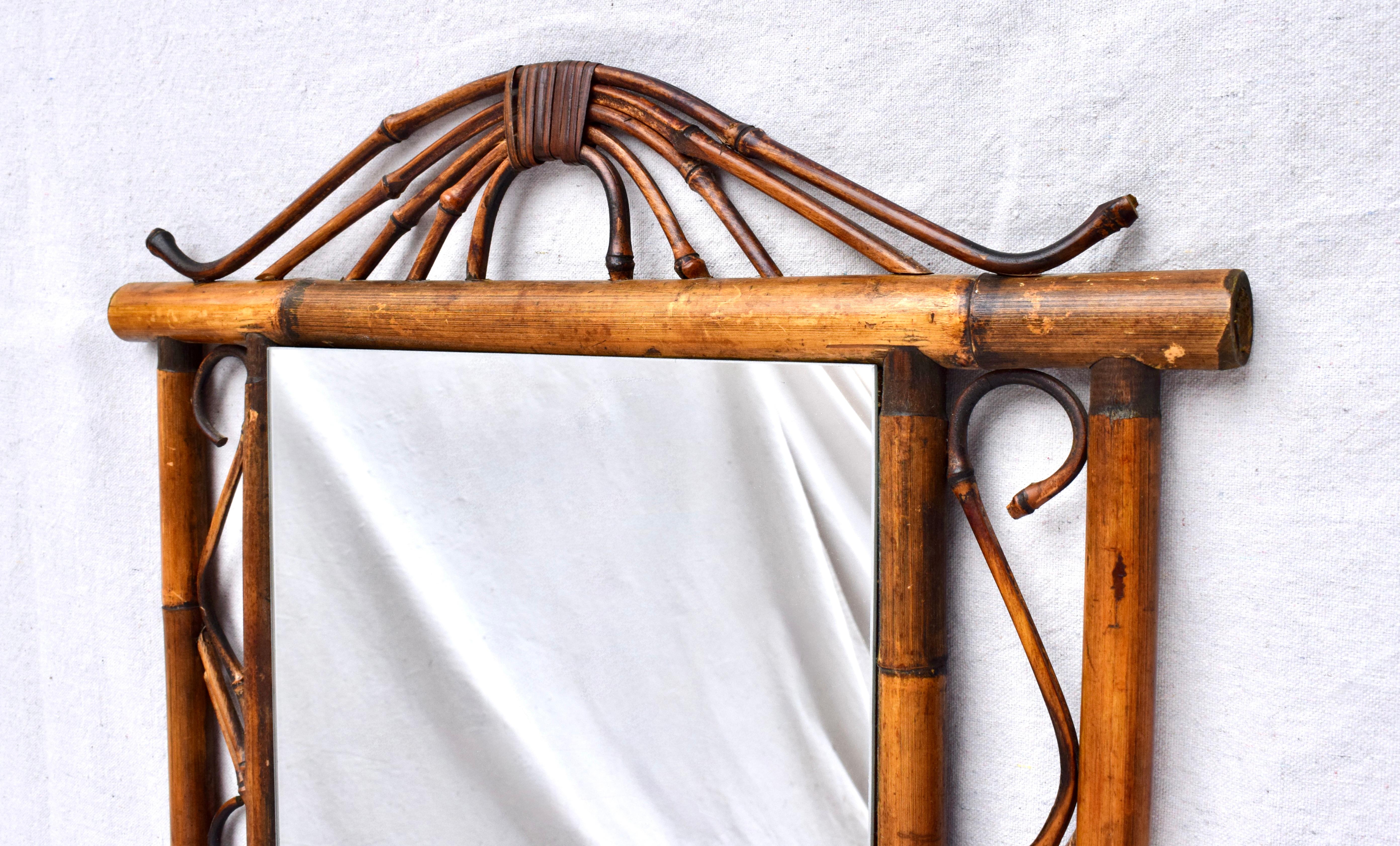 Espejos de pared vintage de ratán y bambú/ Pareja en Bueno estado para la venta en Southampton, NJ