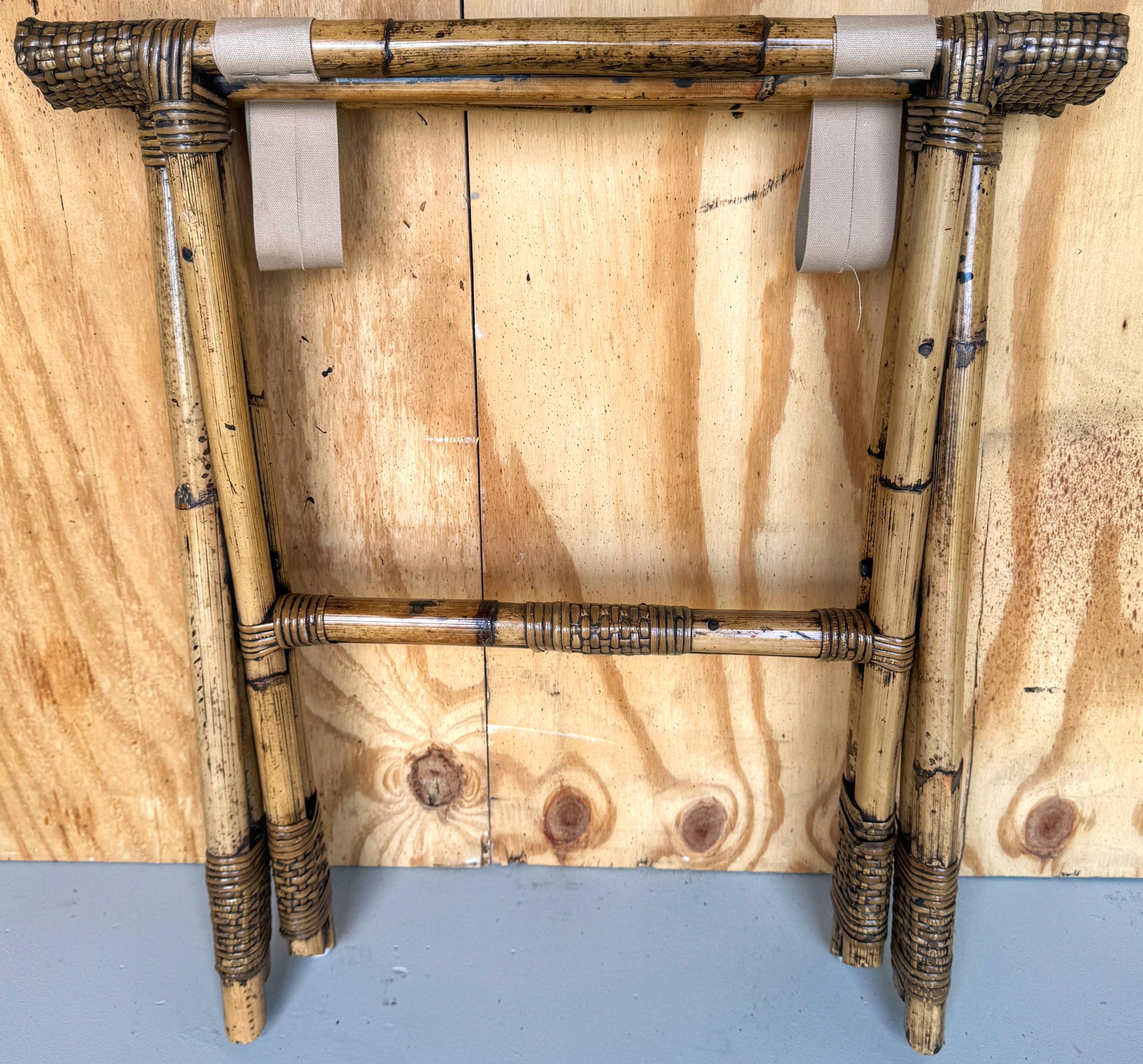 Asian Vintage Bamboo Reed & Willow Luggage Rack/ Tray Table Stand For Sale