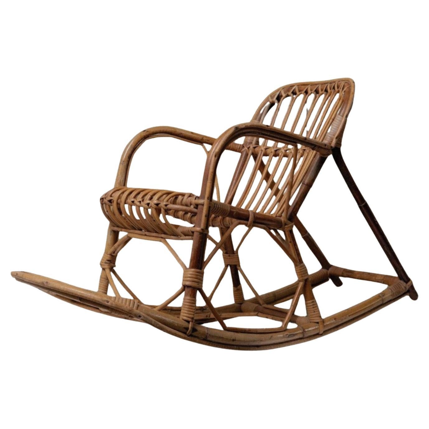 Silla mecedora vintage de bambú para niños Diseño de mediados de siglo Italia, años 70