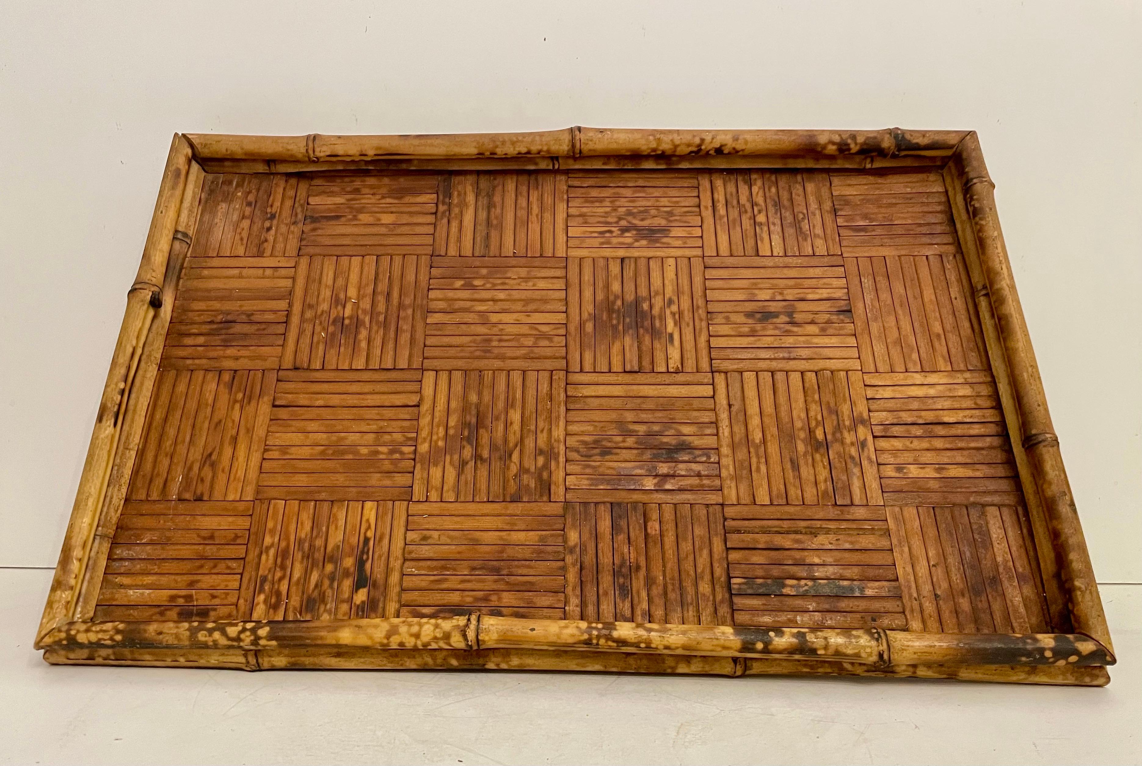 Vintage Bamboo & Split Reed Serviertablett im Zustand „Gut“ im Angebot in New York, NY