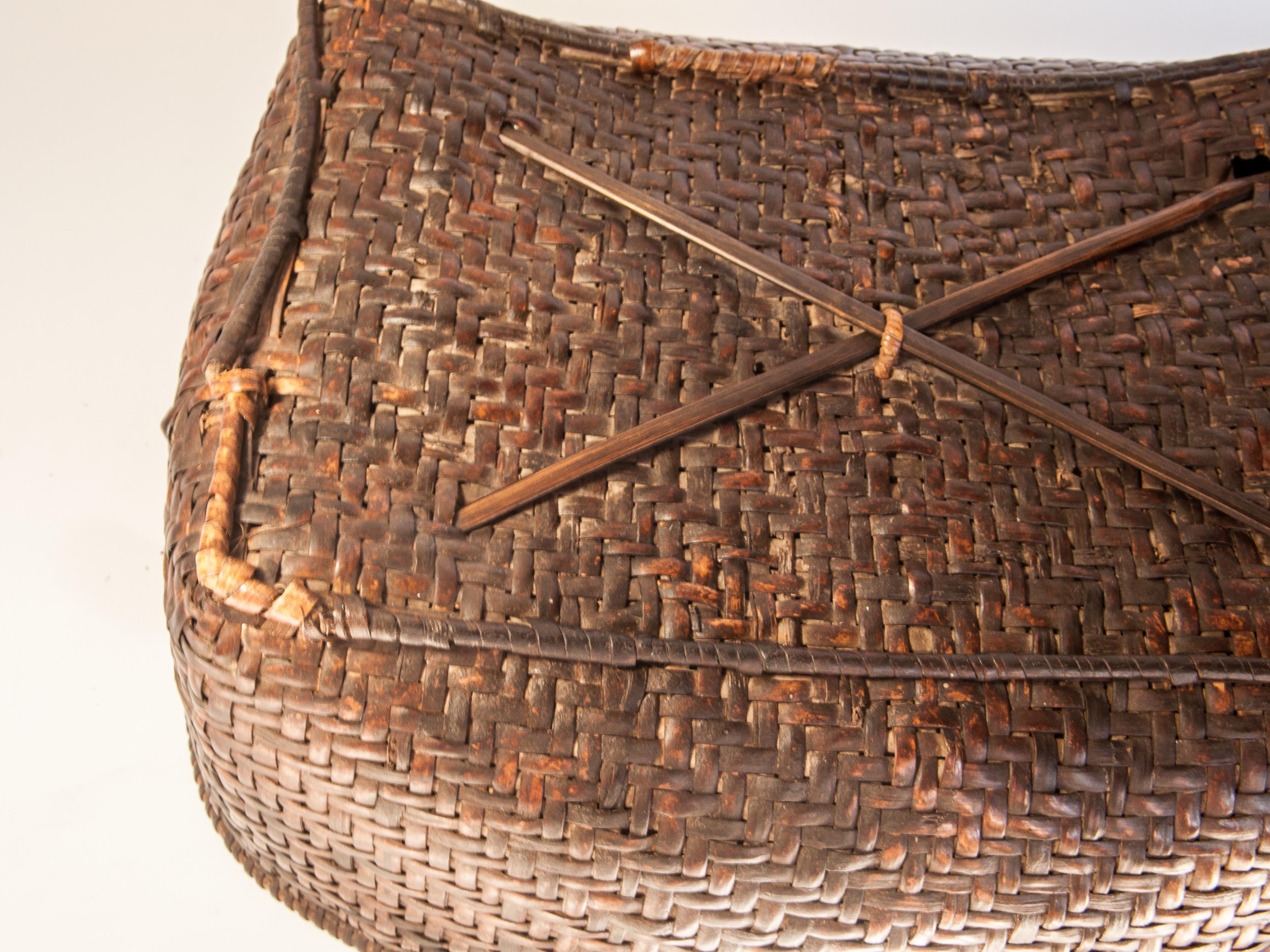 Vintage Bamboo Storage Basket from the Akha of North Thailand, Mid-20th Century 13