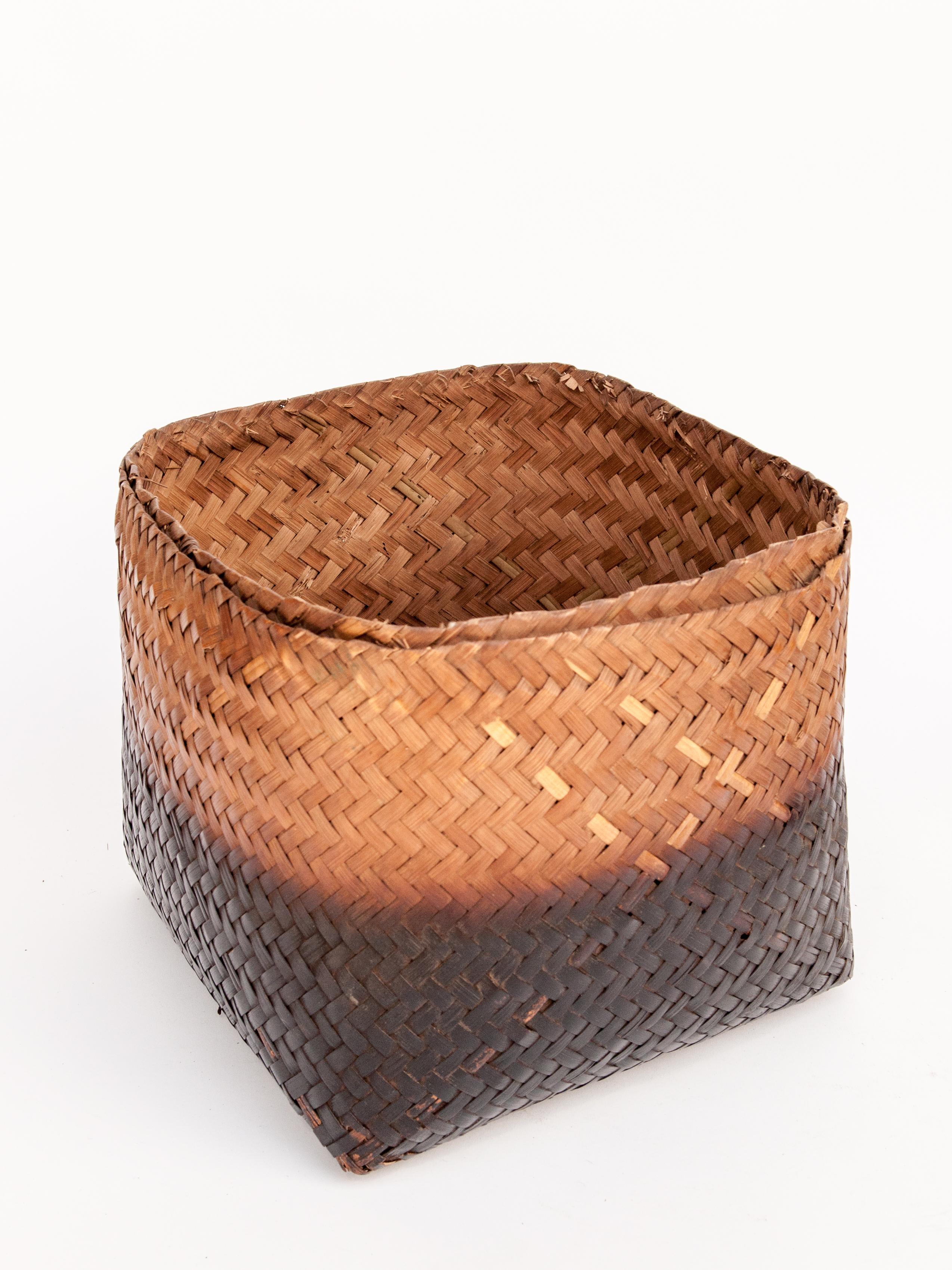 Vintage Bamboo Storage Basket with Lid Lombok, Indonesia, Mid-Late 20th Century 10