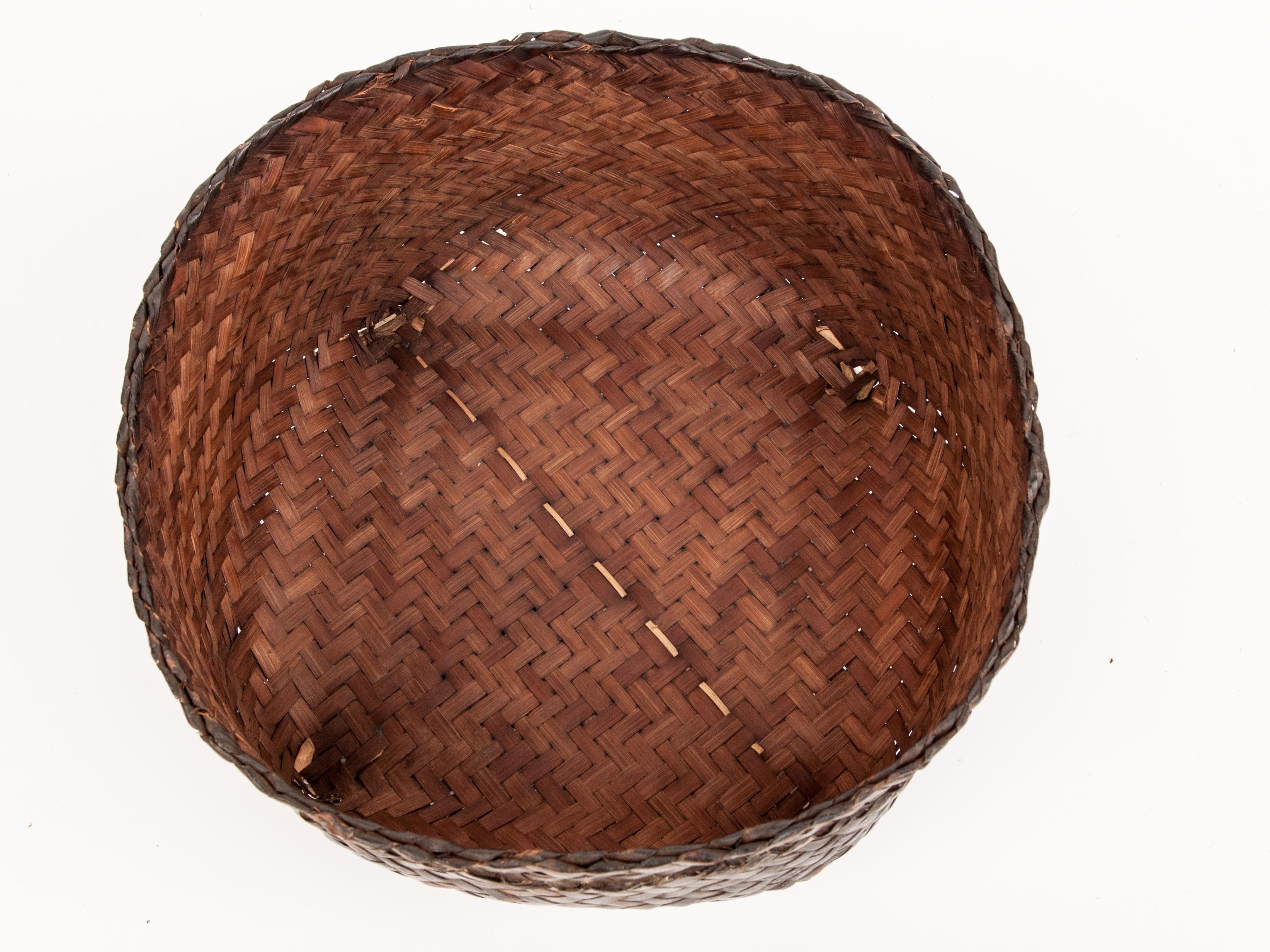 Vintage Bamboo Storage Basket with Lid Lombok Indonesia Mid to Late 20th Century 11