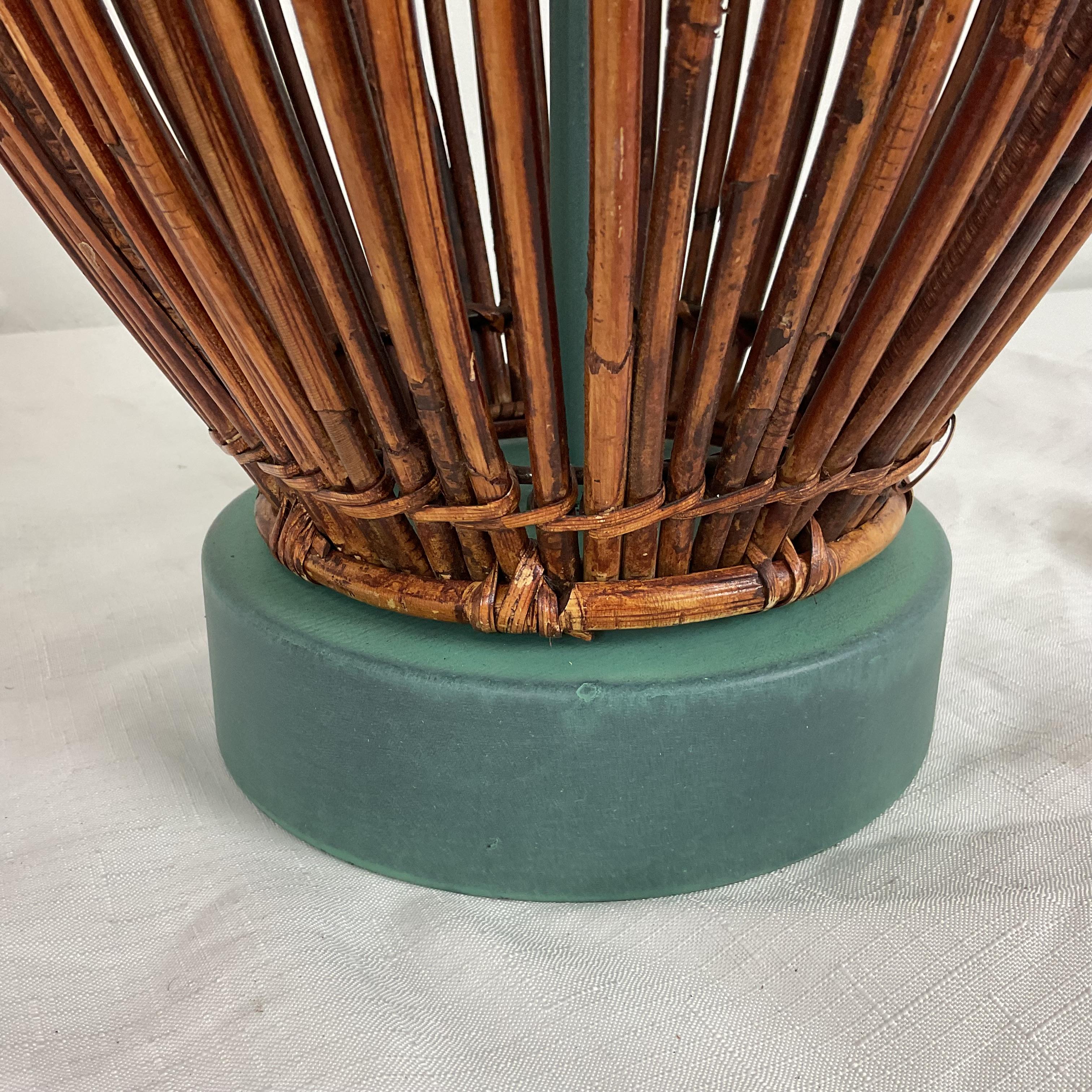 Lámparas de mesa vintage de bambú con base y casquillo verde Verdi en Excelente estado para la venta en West Palm Beach, FL