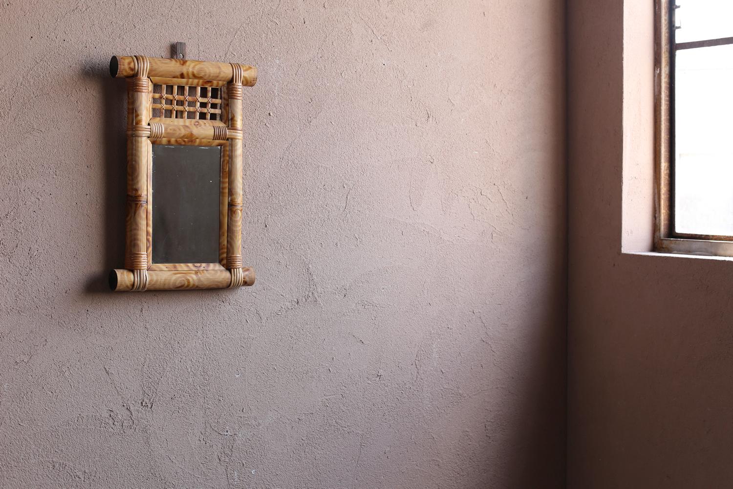 Mid-Century Modern Miroir mural vintage en bambou en vente