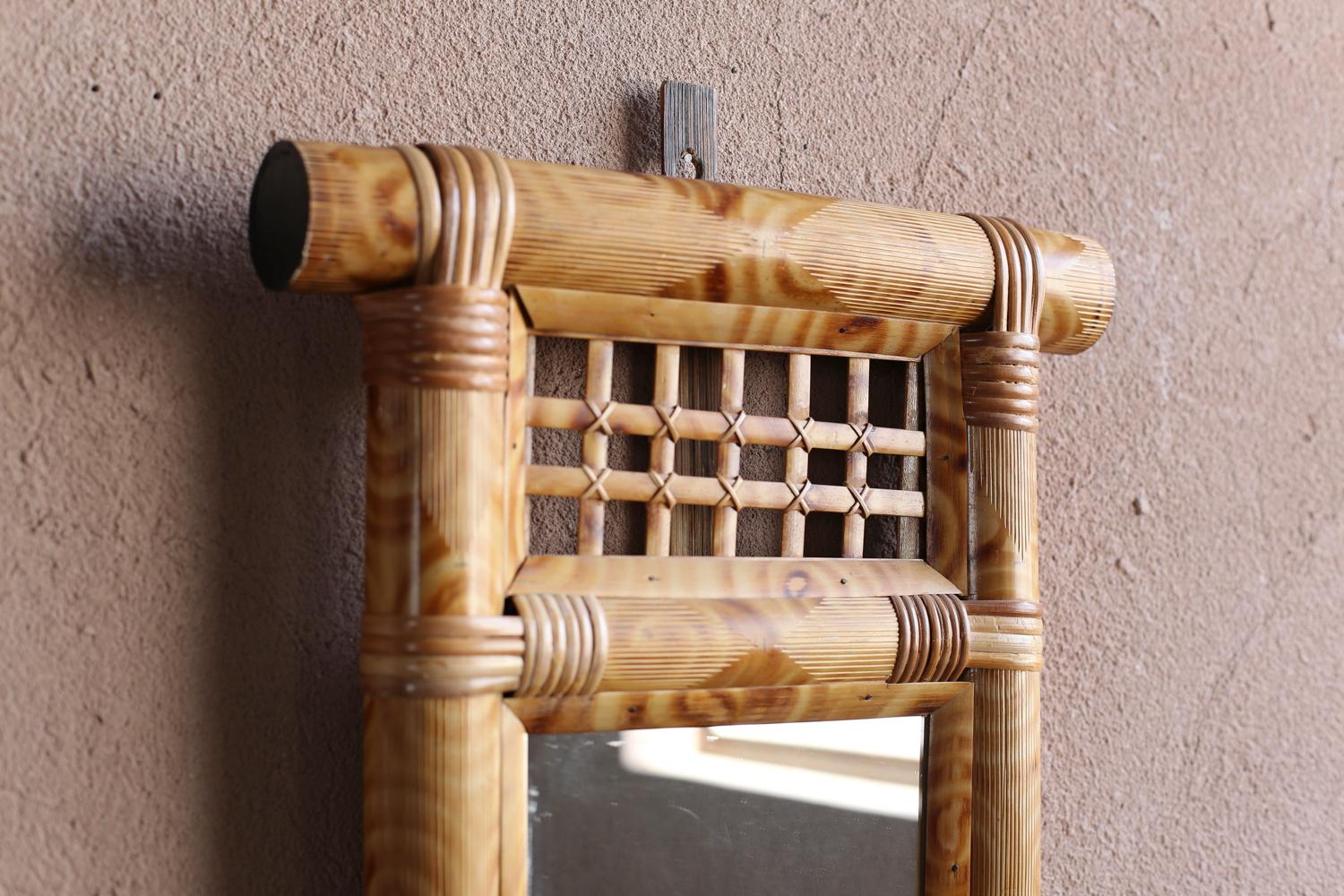Fait main Miroir mural vintage en bambou en vente