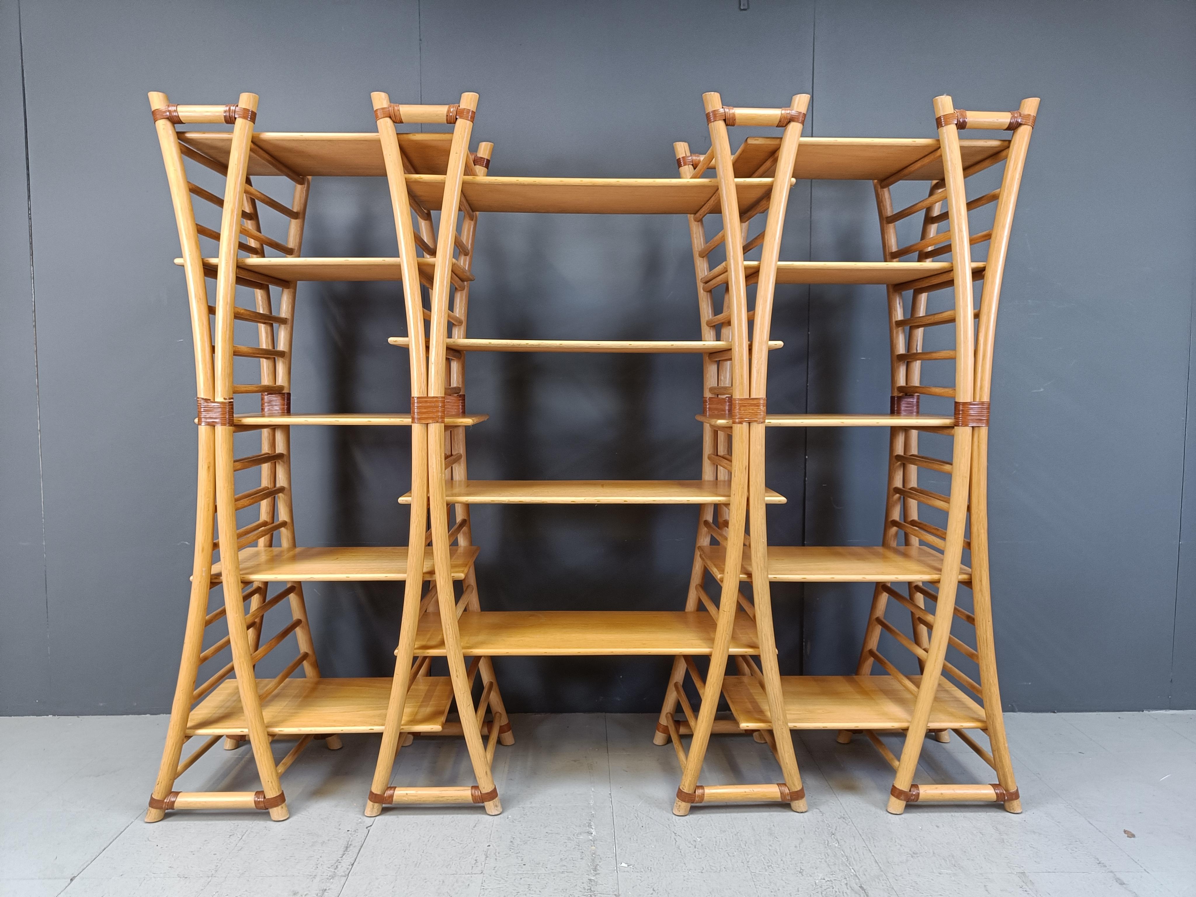 Mueble alto vintage de bambú, años 70 Tailandés en venta