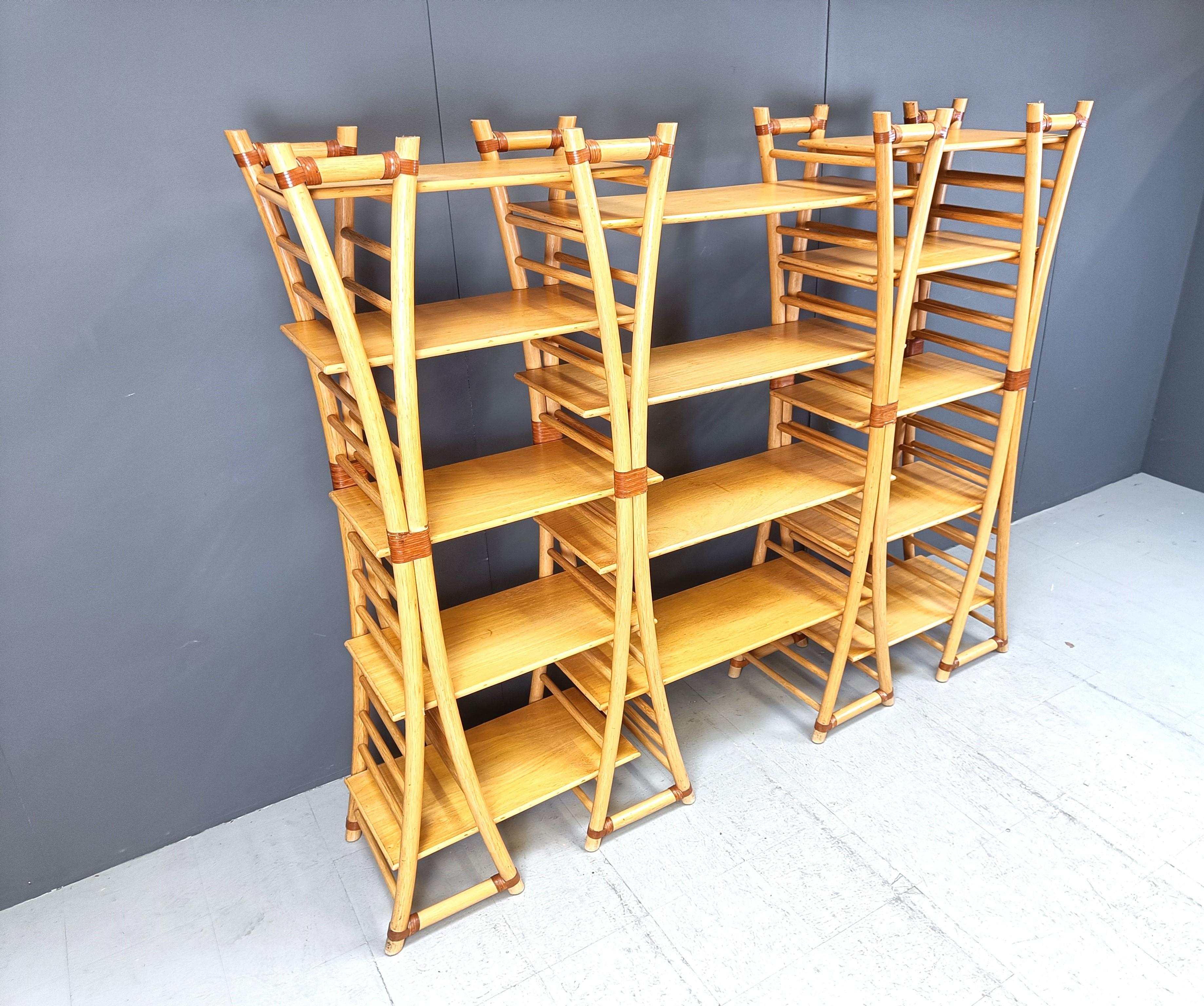 Mueble alto vintage de bambú, años 70 en venta 2