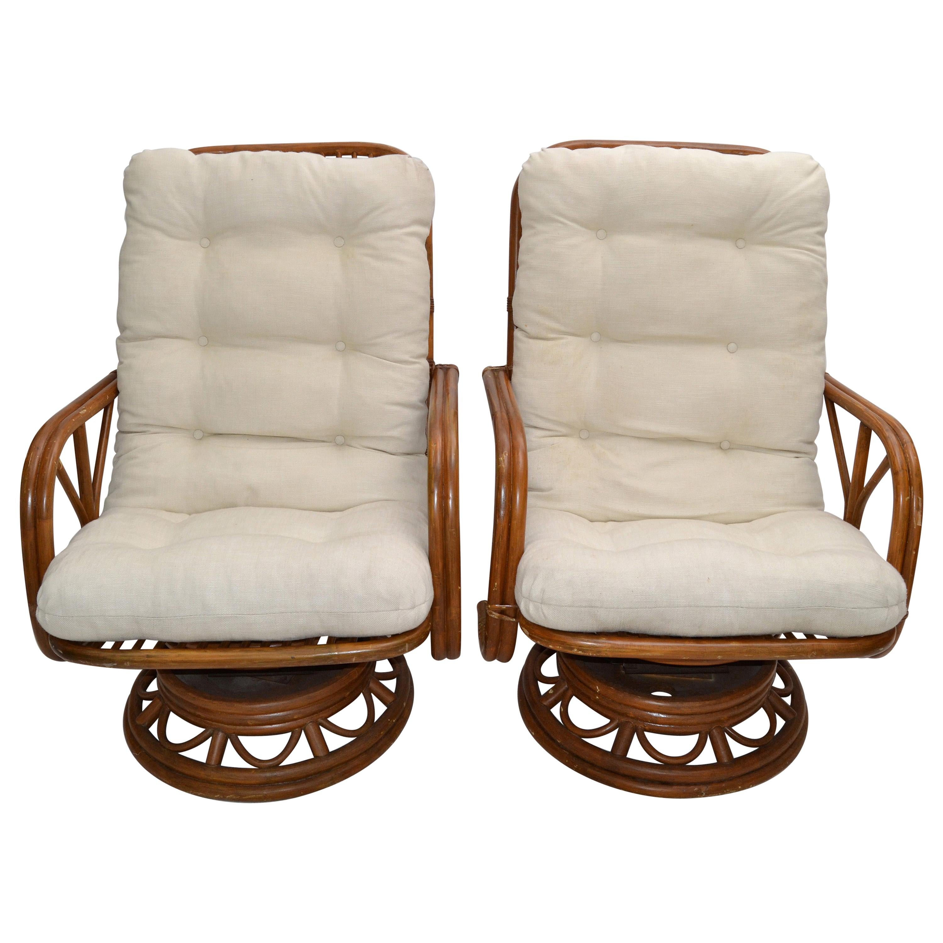 Chaise longue vintage en bambou et osier à haut dossier, tapisserie en lin beige, paire