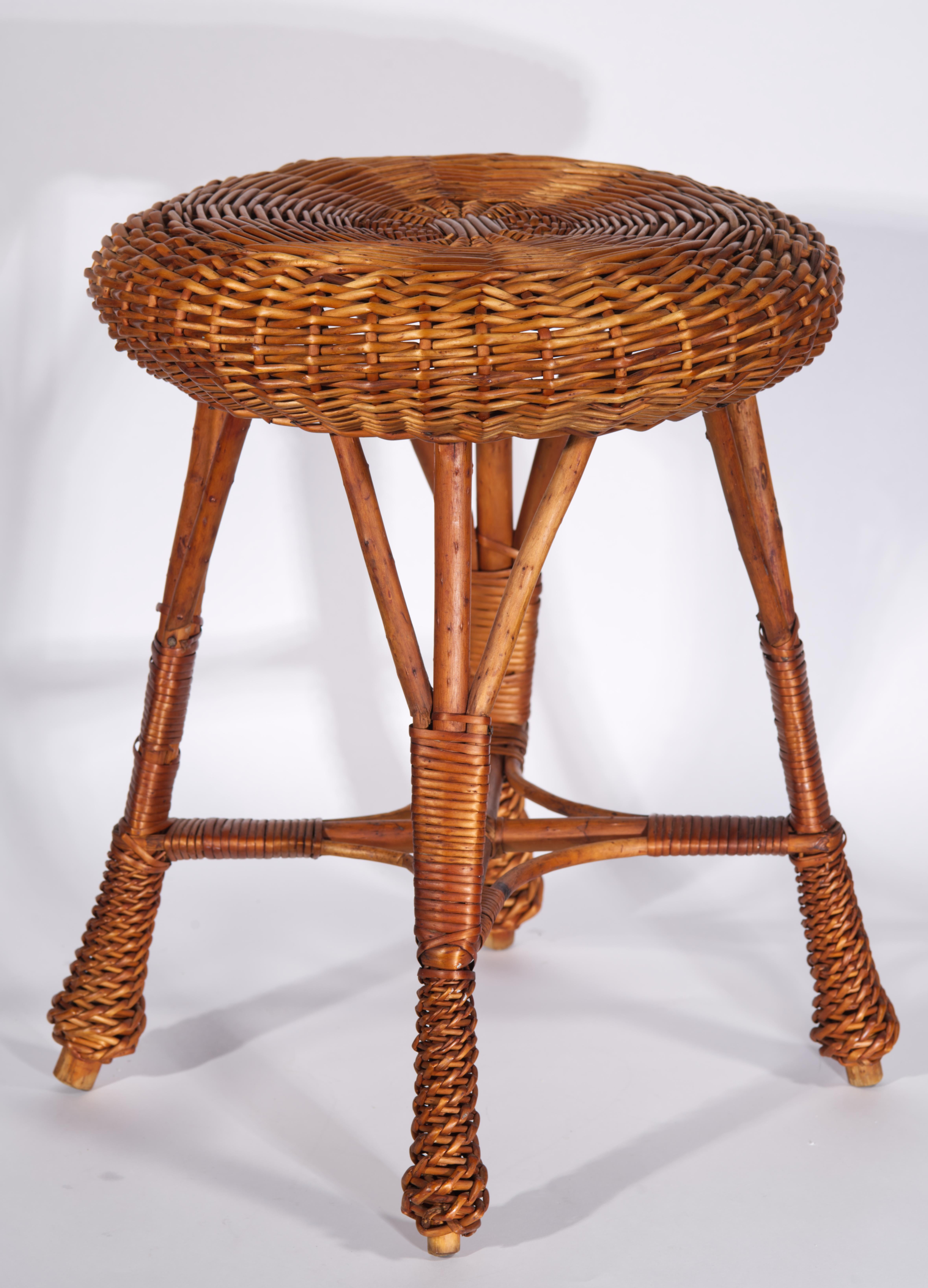 Vintage Bamboo Wicker Stool Occasional Drinks Side Table In Good Condition For Sale In Clifton Springs, NY