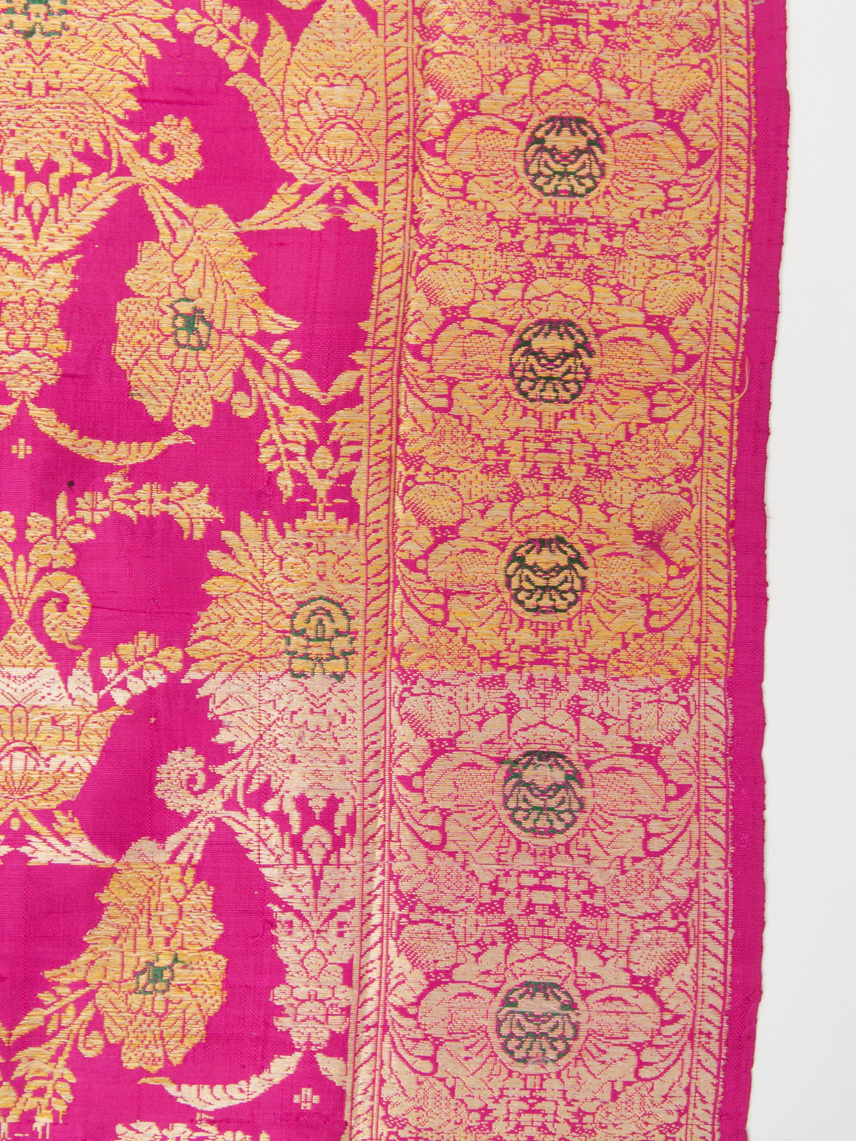 Vintage Banarasi Silk Brocade Head Shawl, Varanasi, India, Early 20th Century In Good Condition In Point Richmond, CA