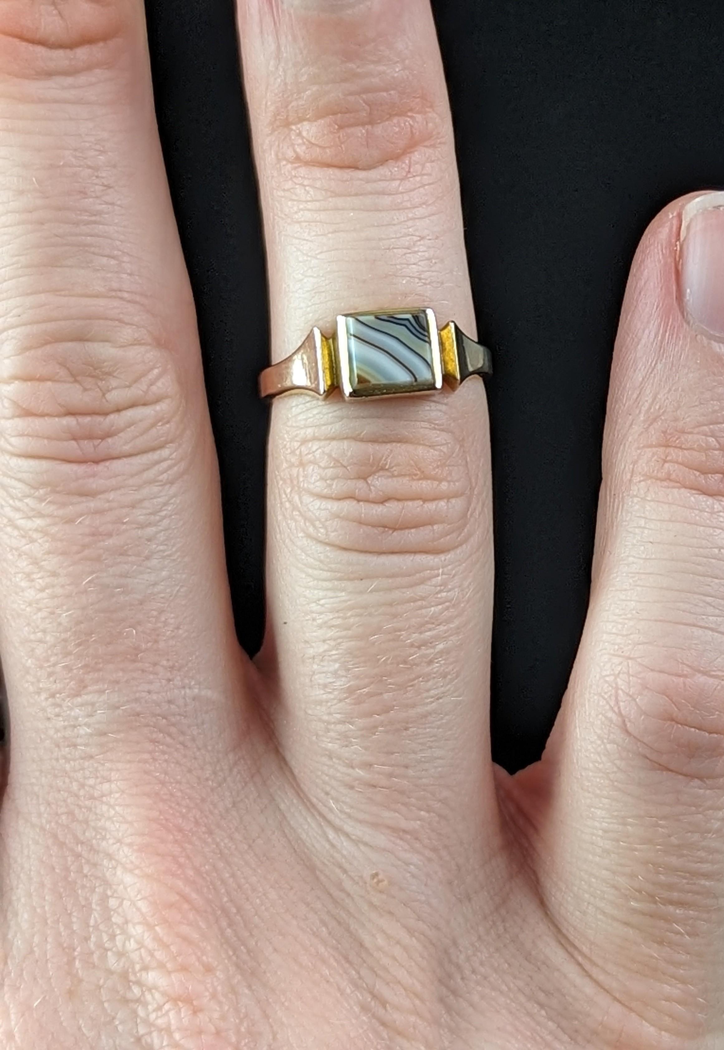 Women's or Men's Vintage Banded Agate signet ring, 9k gold, Art Deco 
