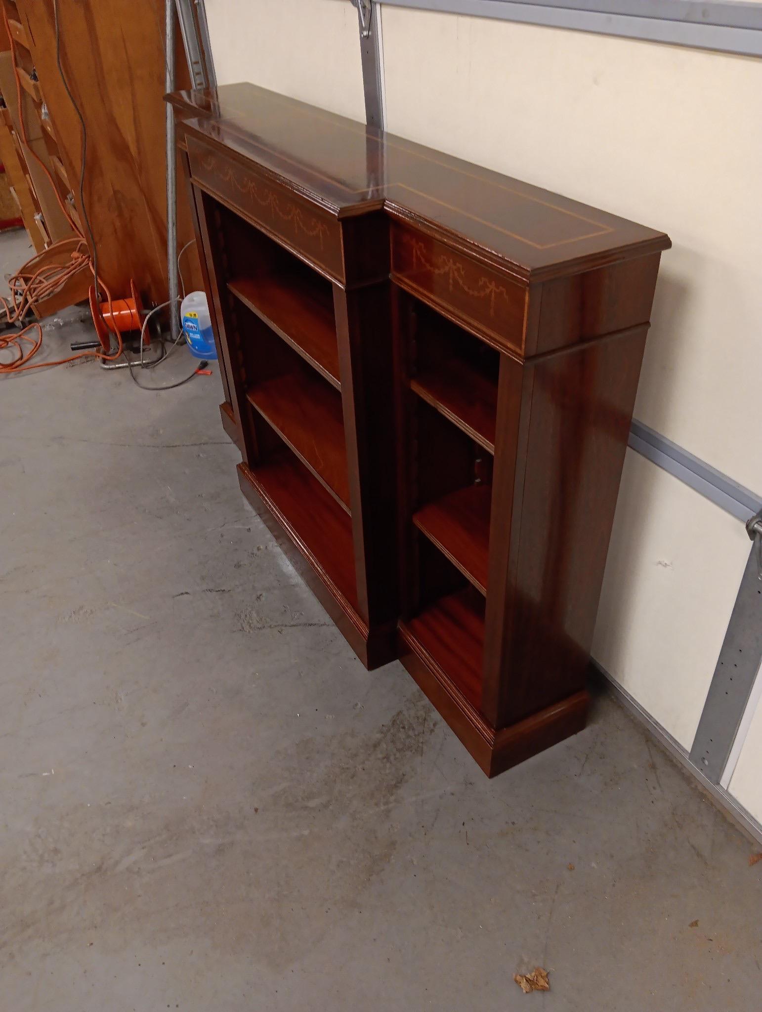 Mid-20th Century Vintage Banded Mahogany Sheridan  Style Triple Shelf Open Bookcase