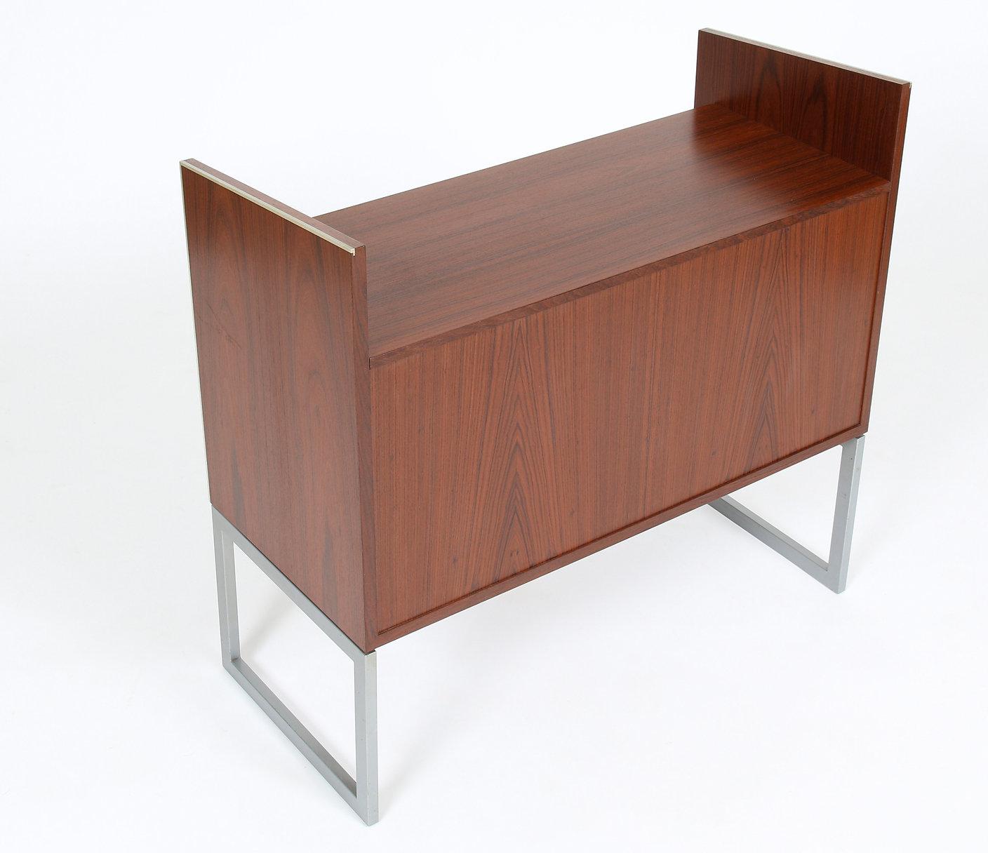 Vintage Bang and Olufsen Rosewood HiFi Cabinet Media Table 5