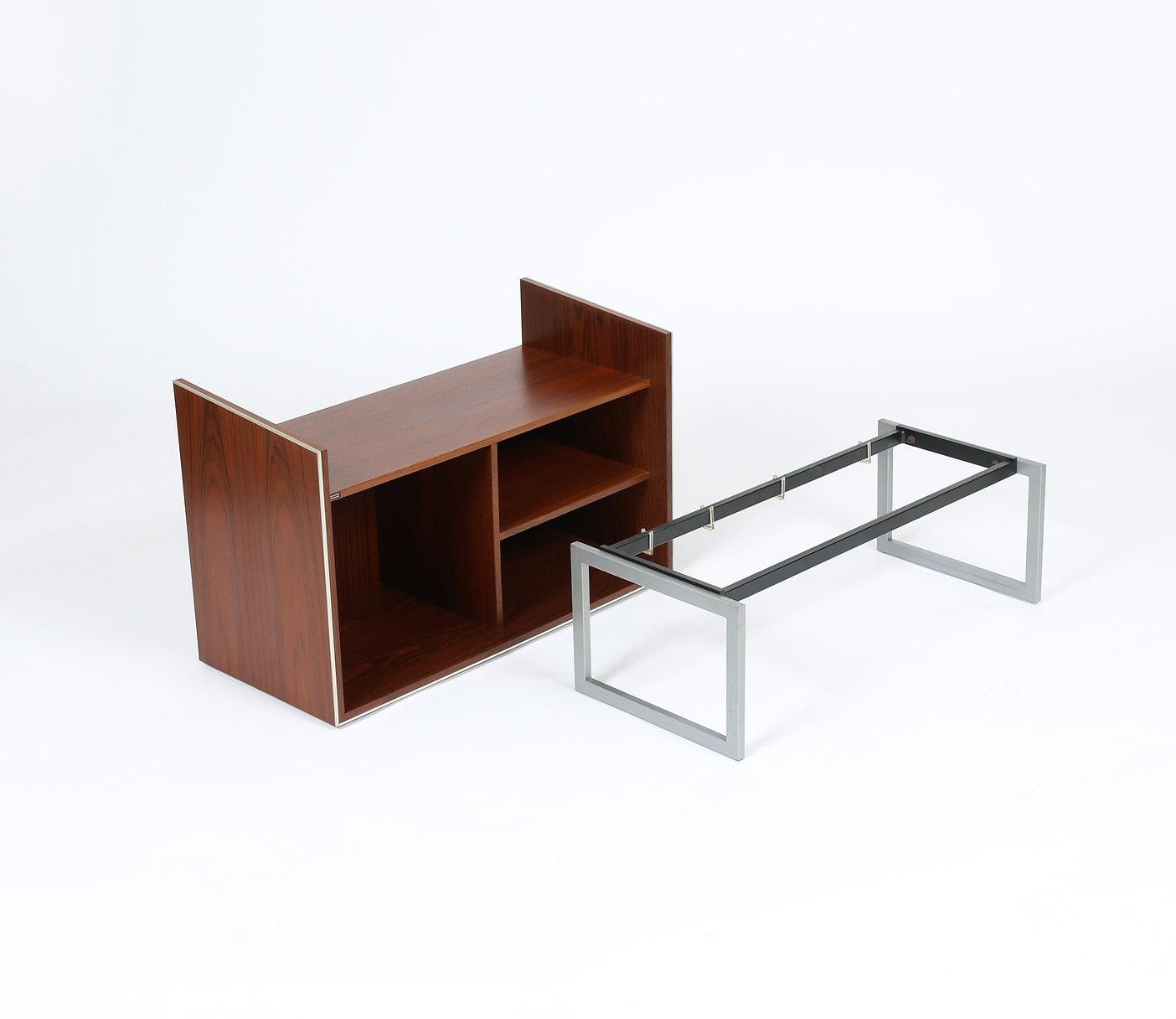 Mid-Century Modern Vintage Bang and Olufsen Rosewood HiFi Cabinet Media Table