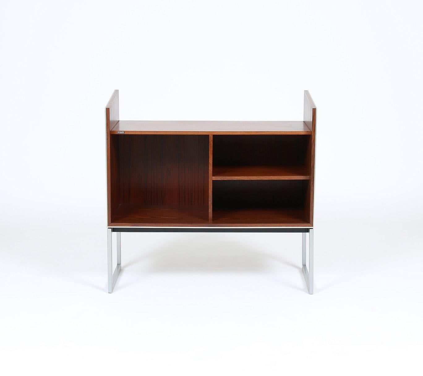 Vintage Bang and Olufsen Rosewood HiFi Cabinet Media Table 1