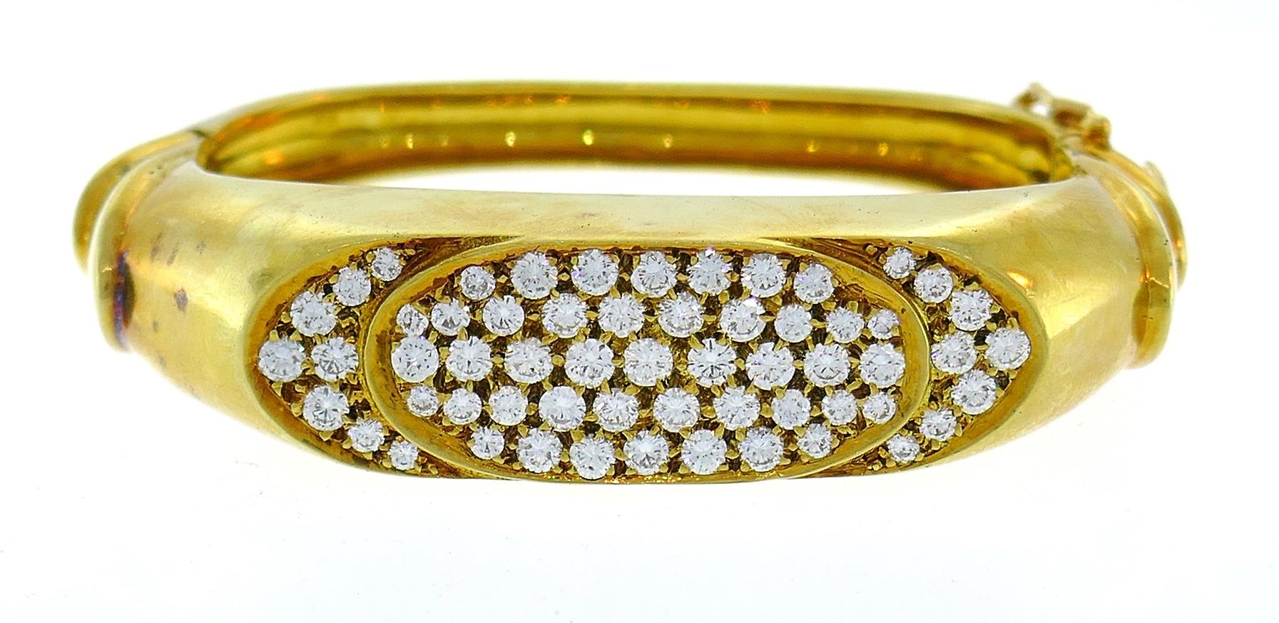 Round Cut Vintage Bangle Bracelet 18k Yellow Gold Diamond Estate Jewelry For Sale