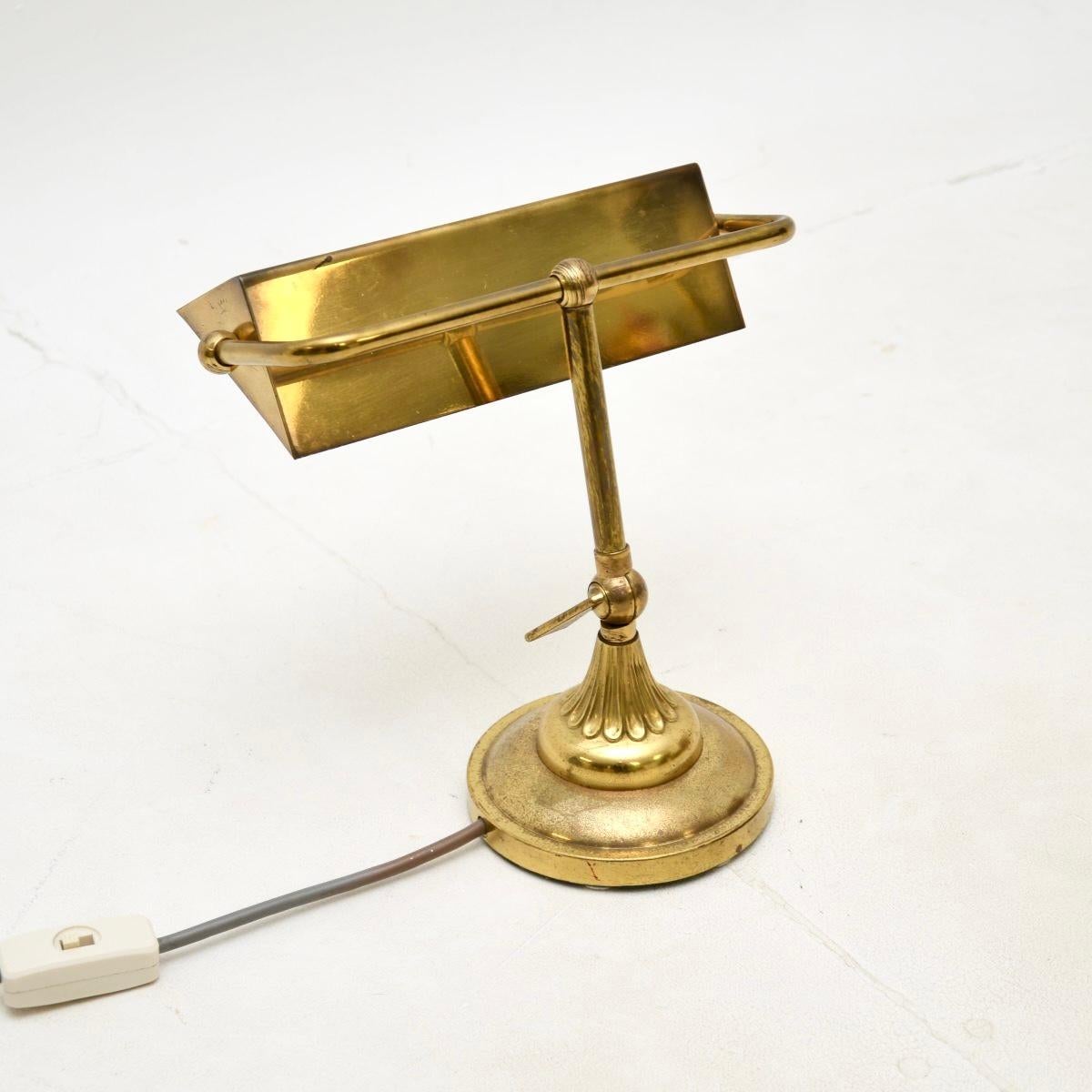 Lámpara de escritorio Vintage Bankers de latón macizo Británico en venta