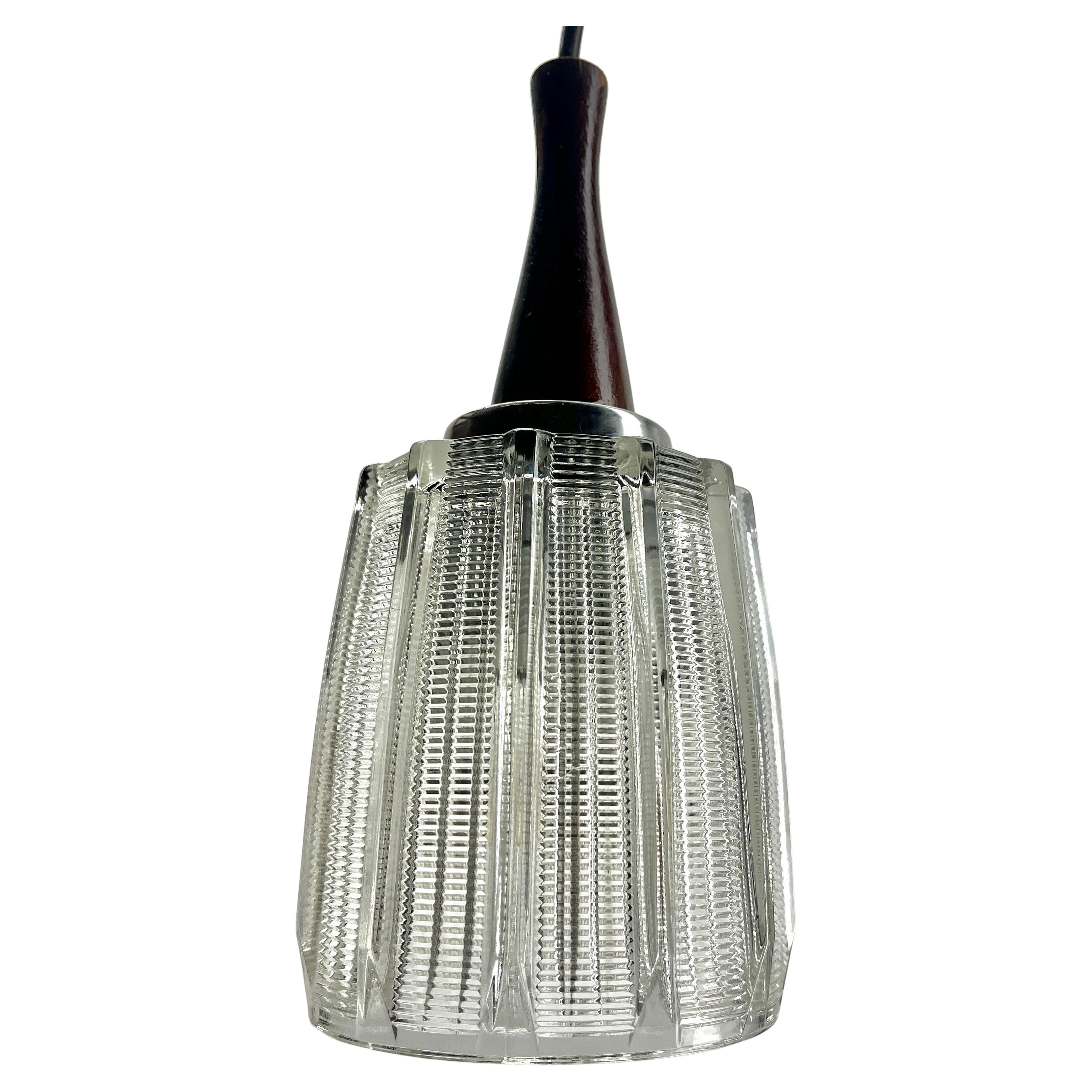 Lustre de bar vintage à 4 bras en teck, chrome et verre d'art dans le style de Kalmar en vente 2