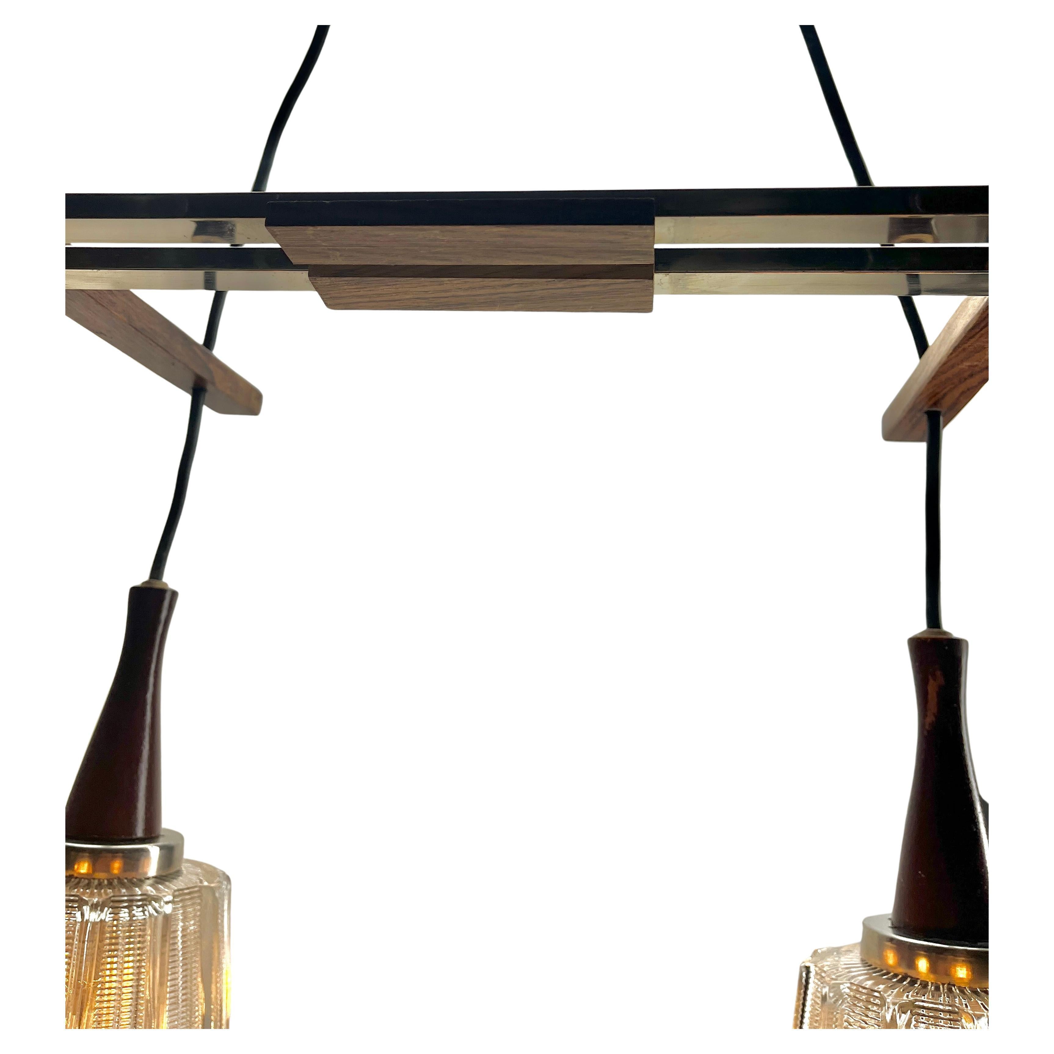 Lustre de bar vintage à 4 bras en teck, chrome et verre d'art dans le style de Kalmar en vente 6
