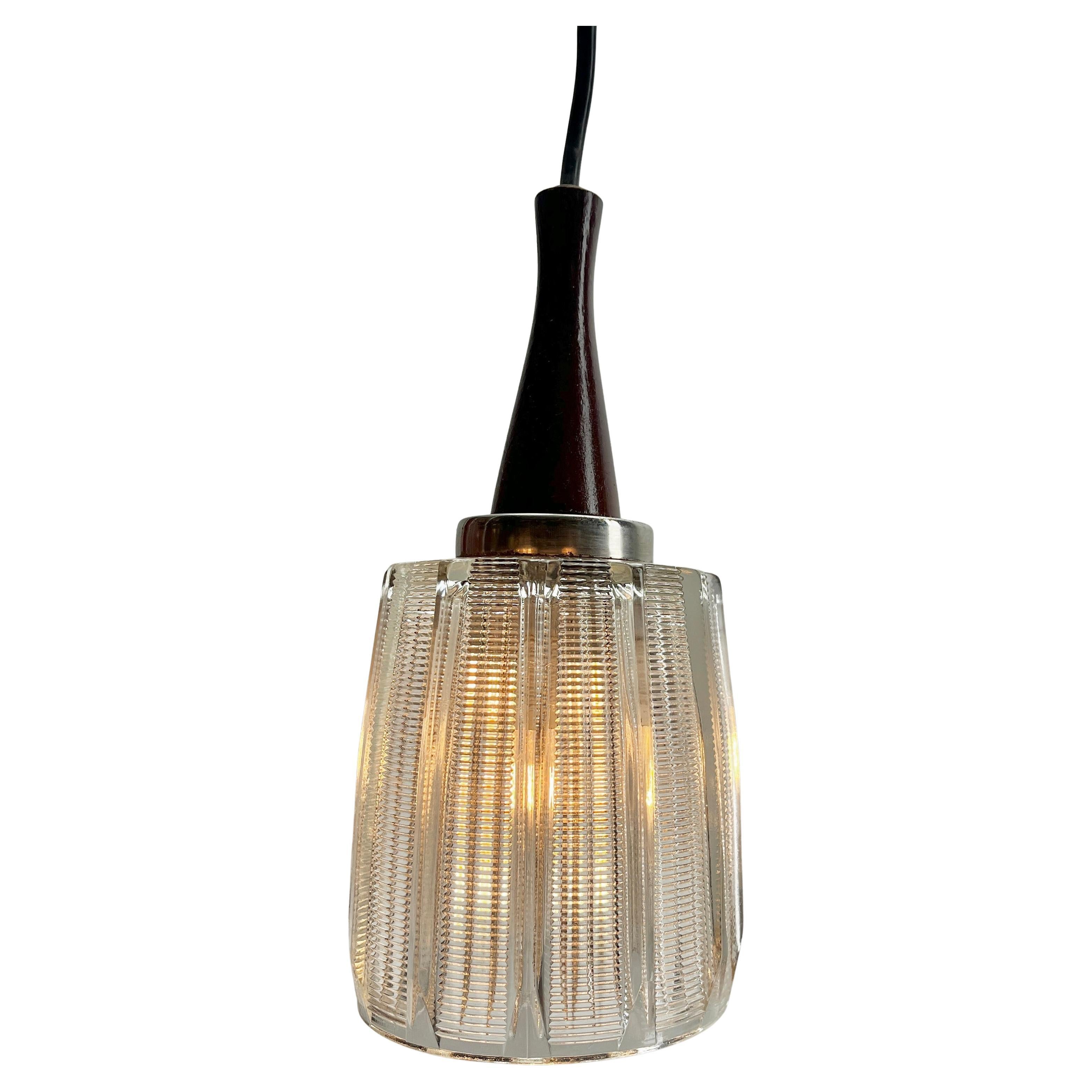 Lustre de bar vintage à 4 bras en teck, chrome et verre d'art dans le style de Kalmar en vente 7