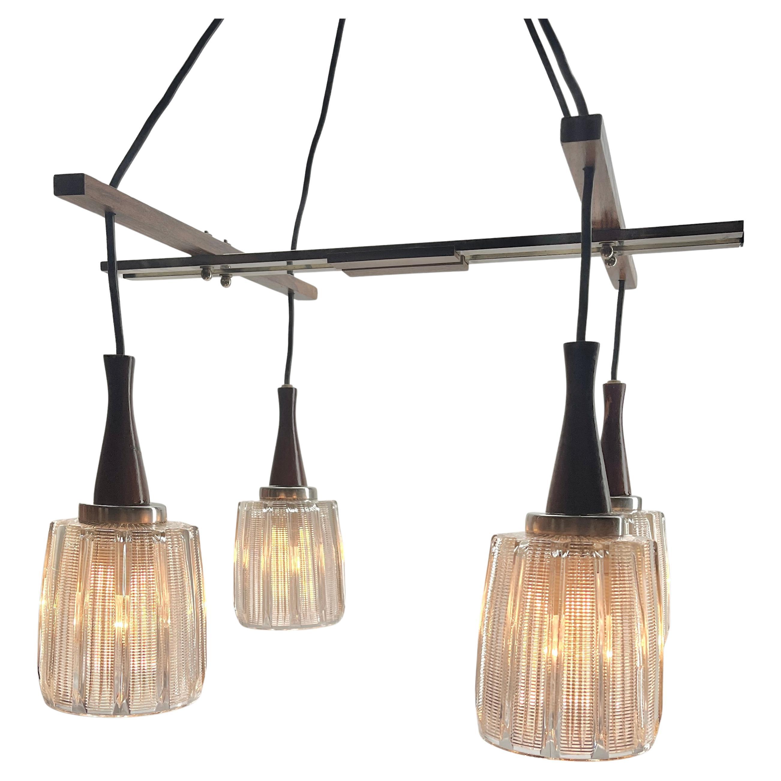Lustre de bar vintage à 4 bras en teck, chrome et verre d'art dans le style de Kalmar Bon état - En vente à Verviers, BE
