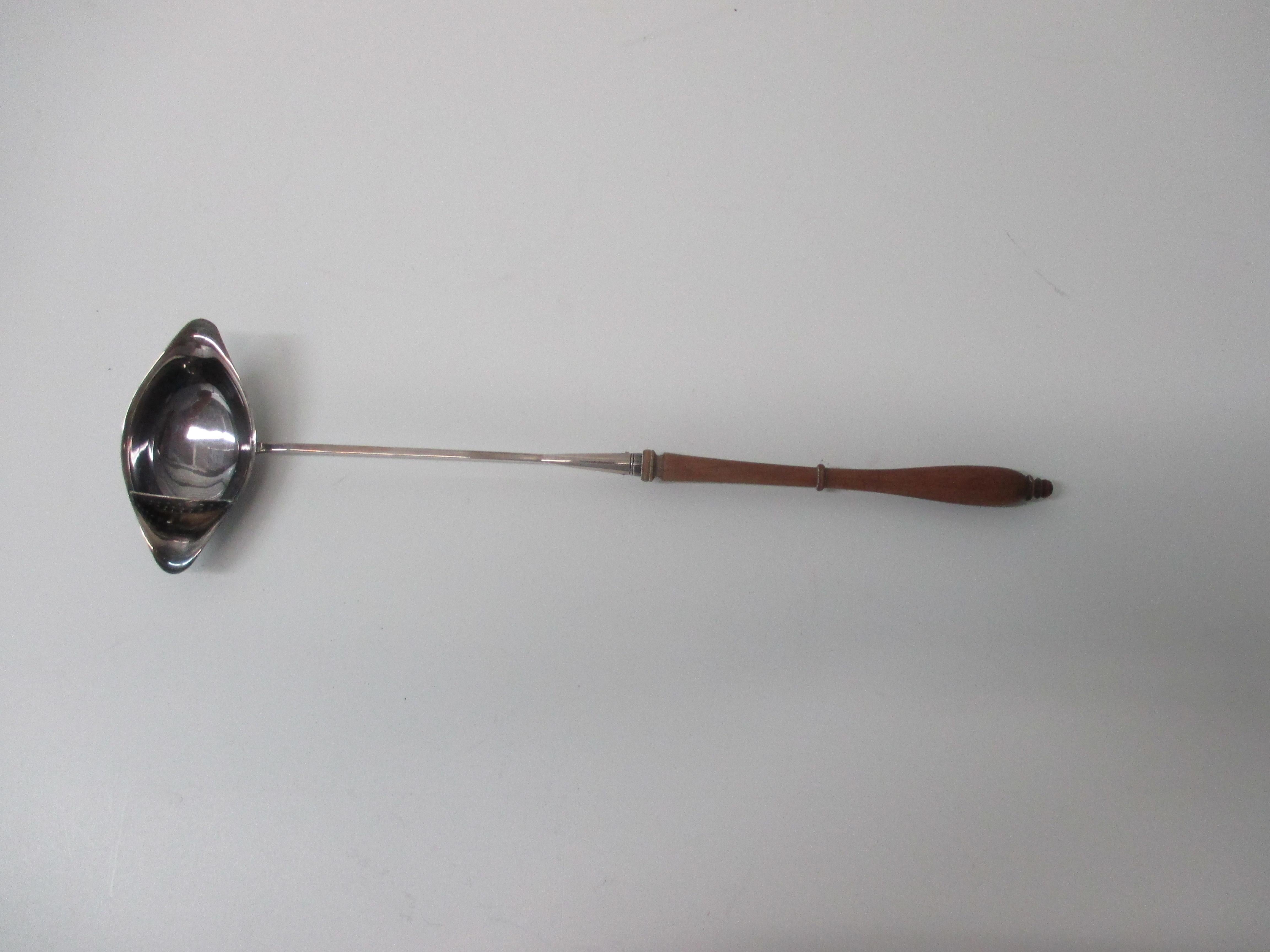 Vintage bar spoon with strainer in wood and stainless steel
Carved with stamp in the back
Size: 15.5
