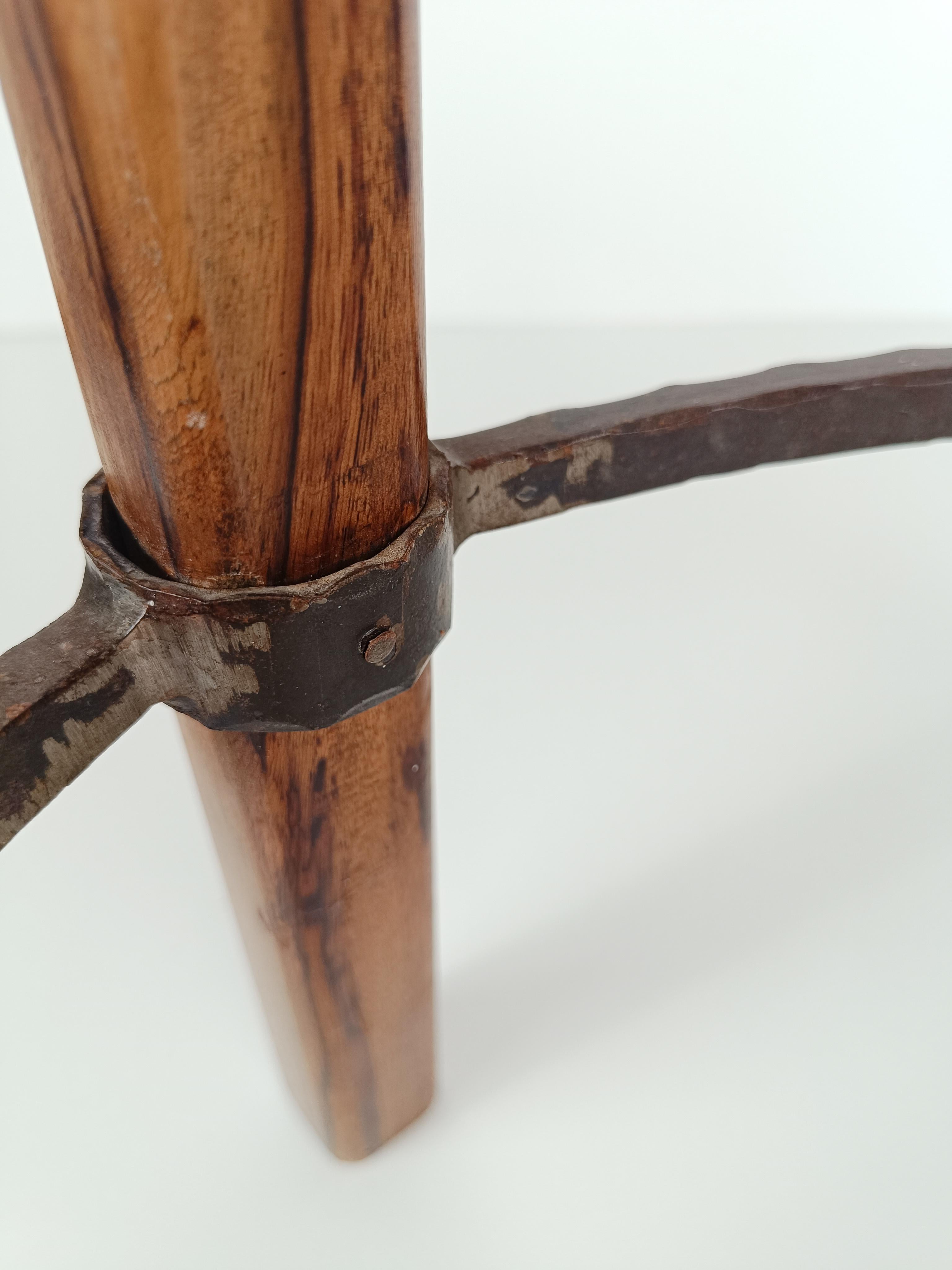 Tabouret de bar vintage en bois de noyer massif et fer martelé forgé à la main, années 70 en vente 12