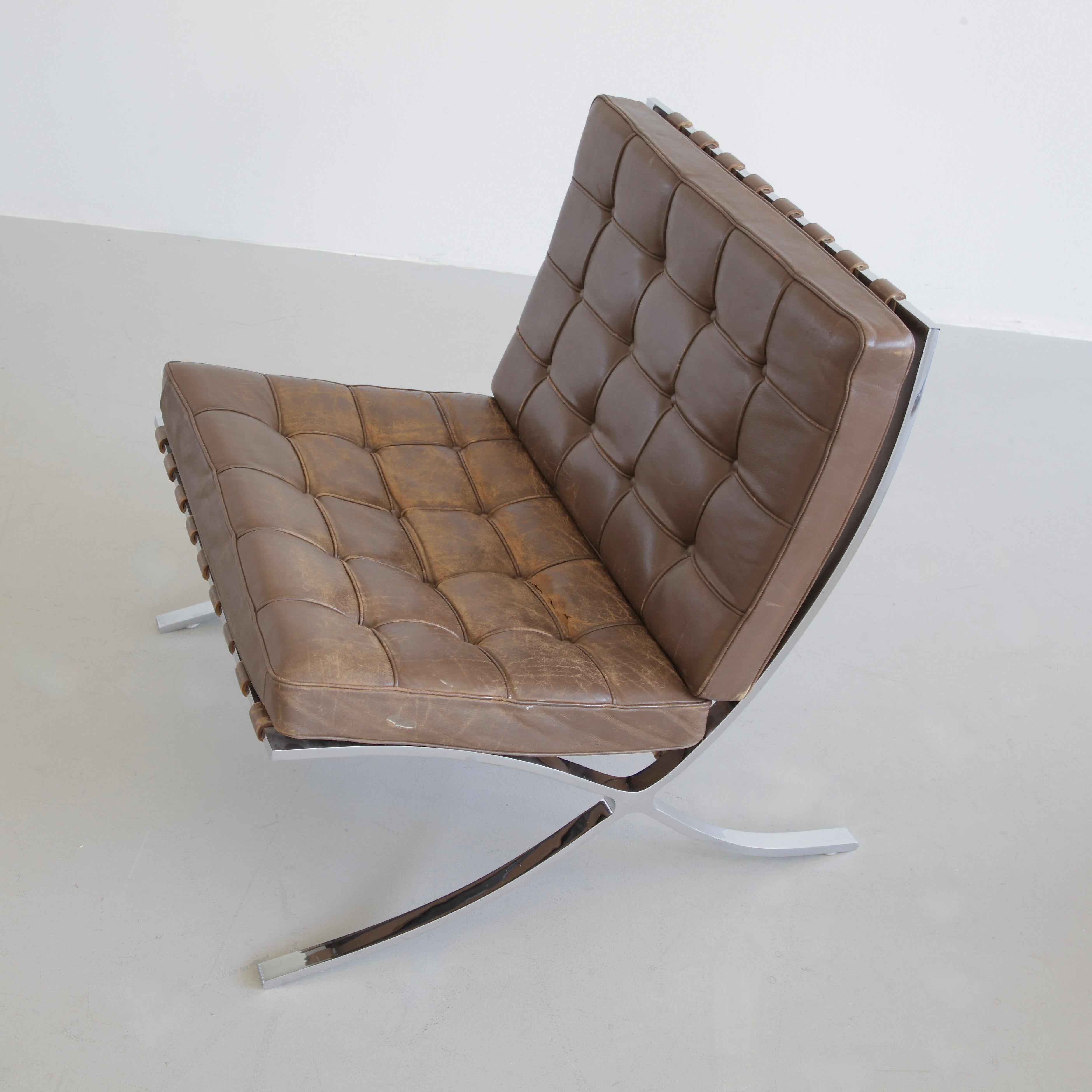 Leather Vintage Barcelona Chair & Footstool by Knoll International, Early 1970s For Sale