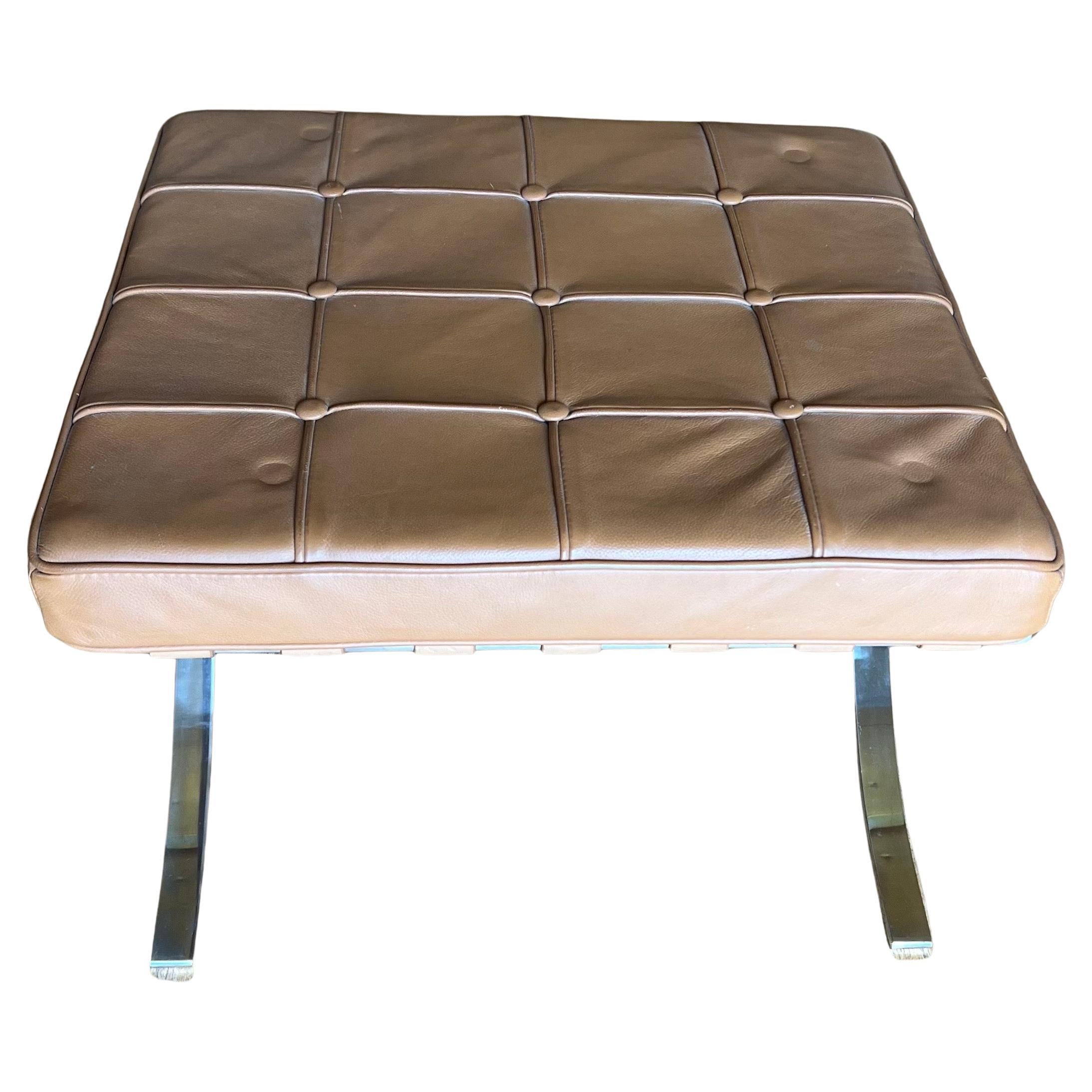 Vintage Barcelona Style Stool / Ottoman in Leather & Chrome In Good Condition In San Diego, CA
