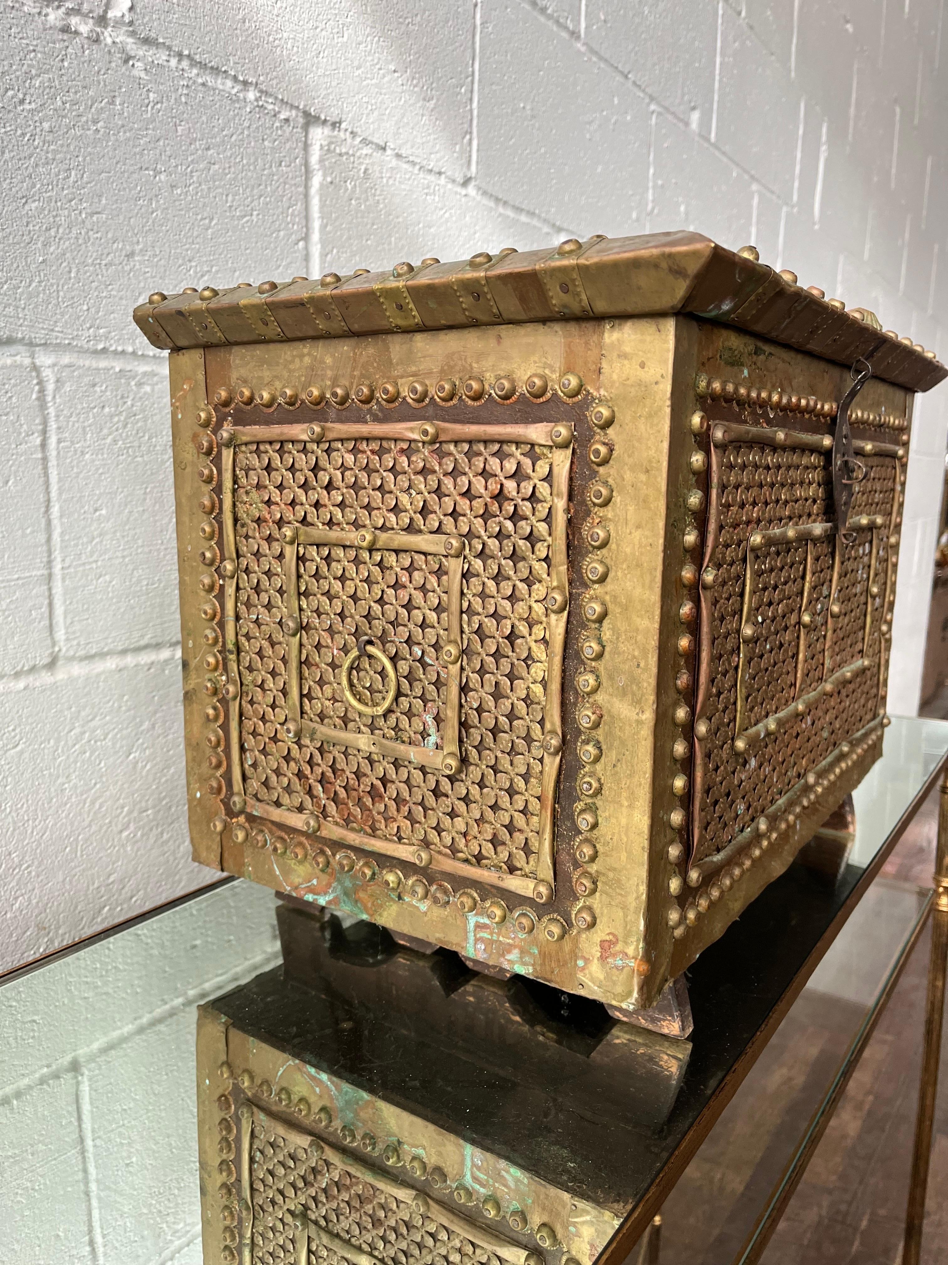 Vintage Baroque Brass Coal or Tinder Box  In Good Condition For Sale In W Allenhurst, NJ