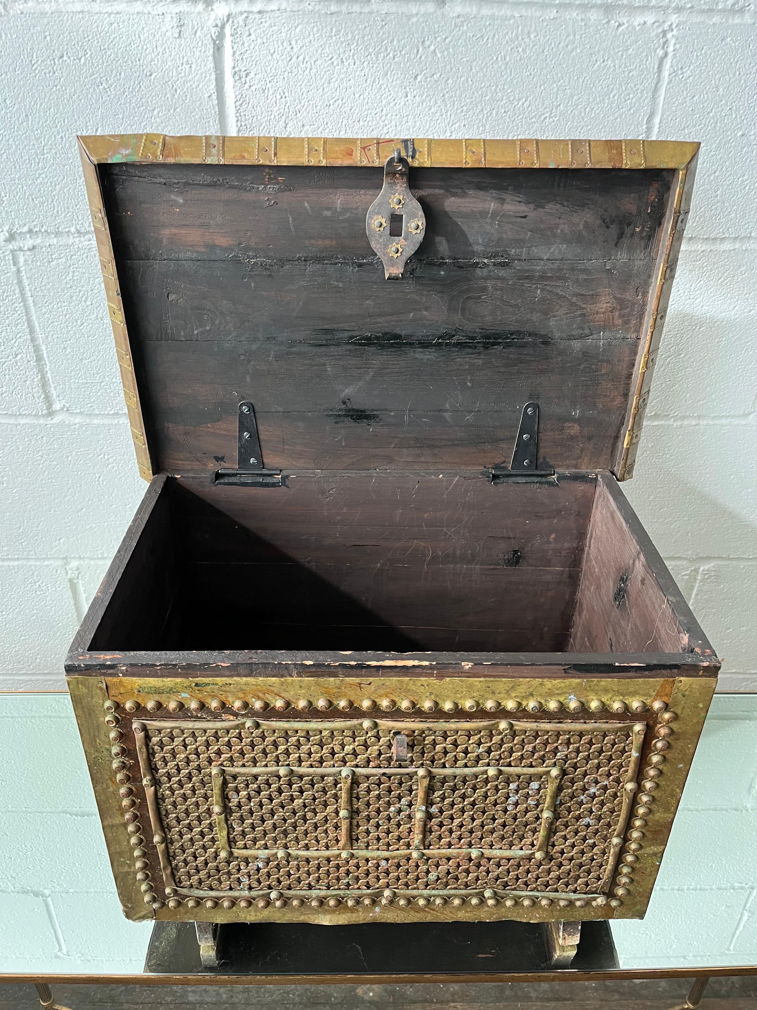 Vintage Baroque Brass Coal or Tinder Box  For Sale 1