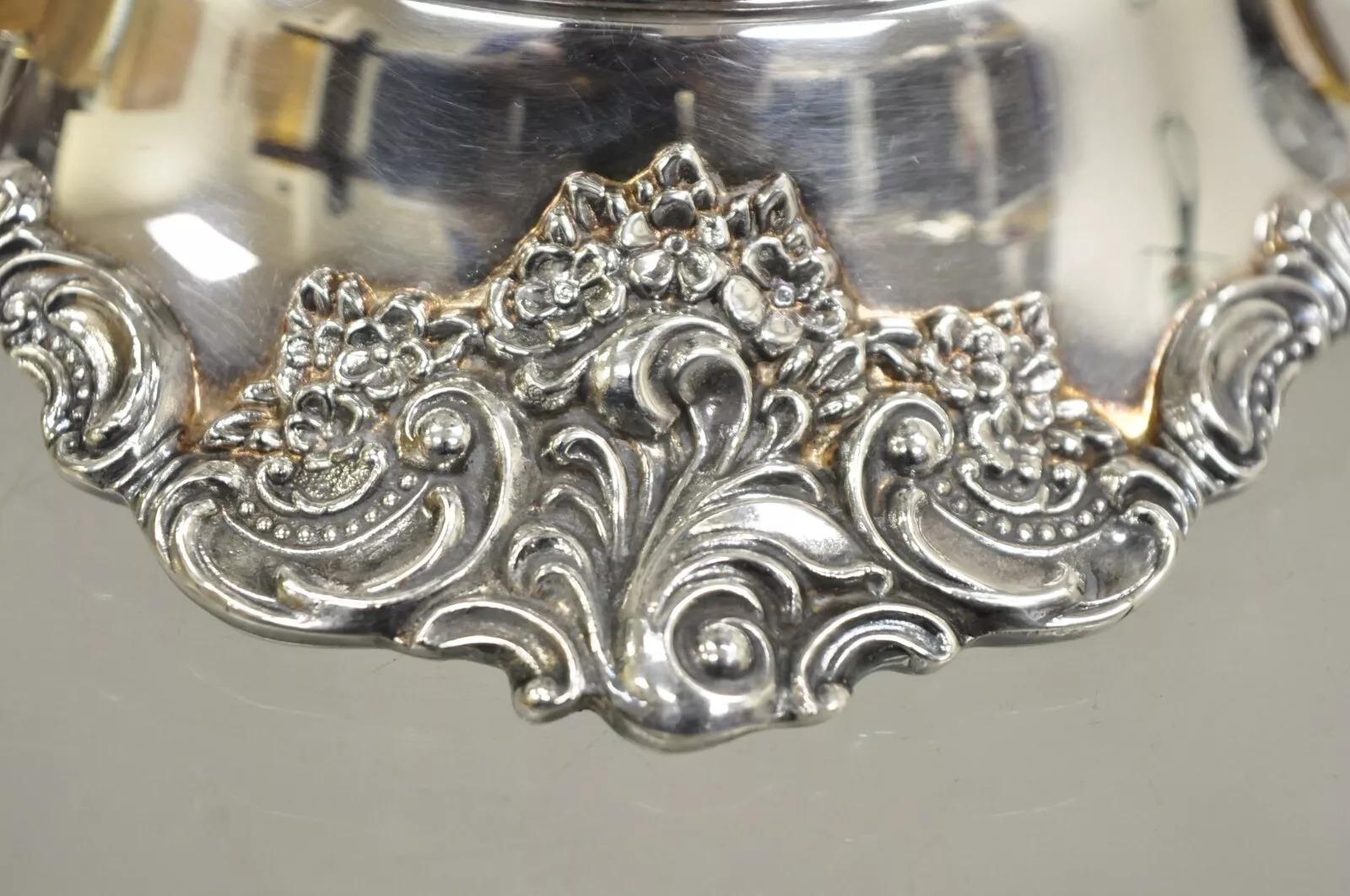 Vintage Baroque by Wallace 243 Silver Plated Champagne Chiller Wine Ice Bucket In Good Condition In Philadelphia, PA
