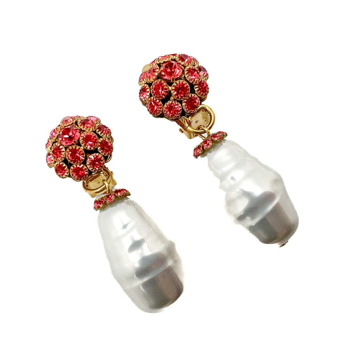 Women's Vintage Baroque Pearl & Salmon Pink Crystal Earrings 1980s For Sale