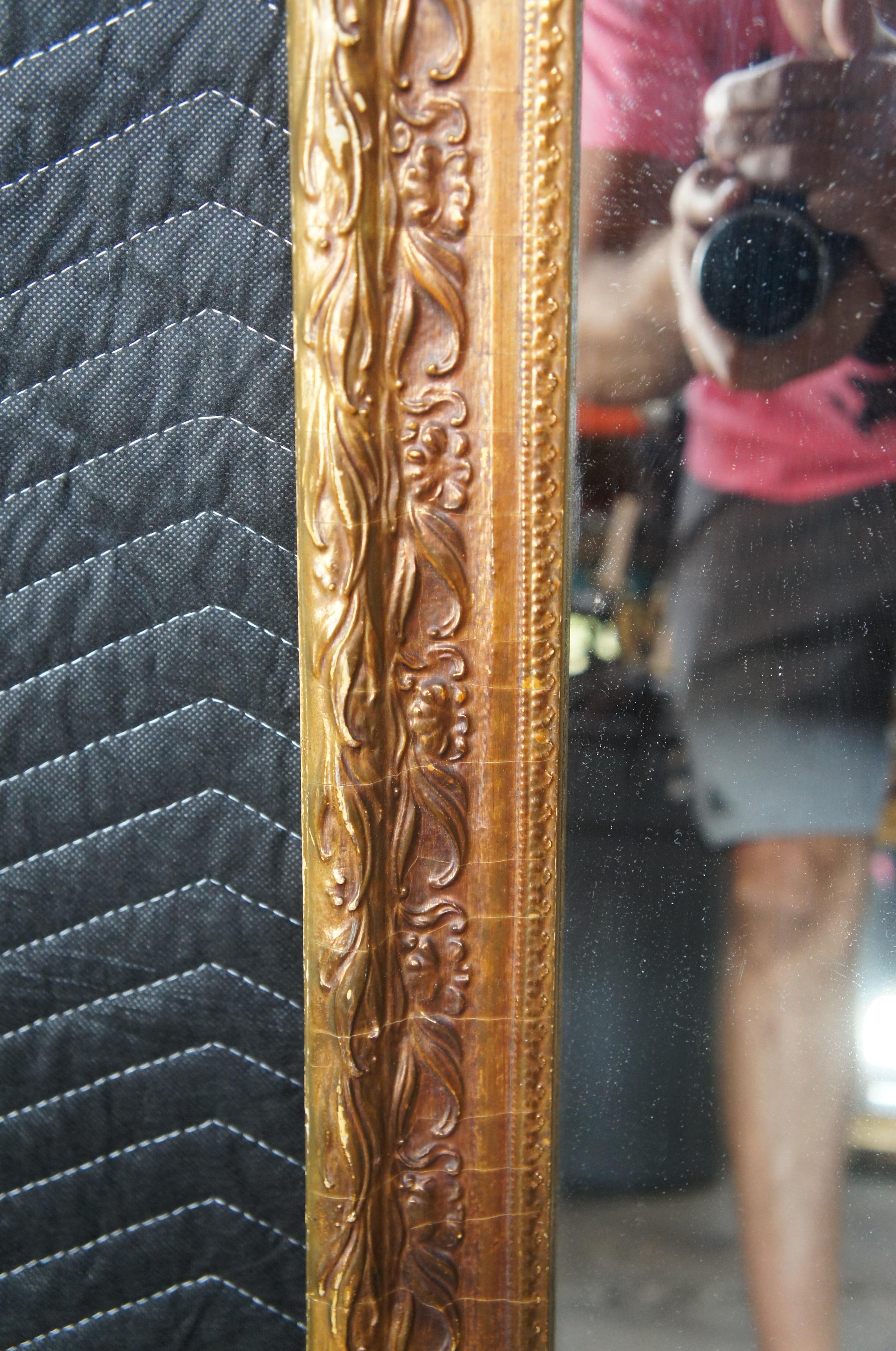 Miroir de coiffeuse mural rectangulaire à fleurs dorées vintage de style néo-baroque, 39 po. en vente 5