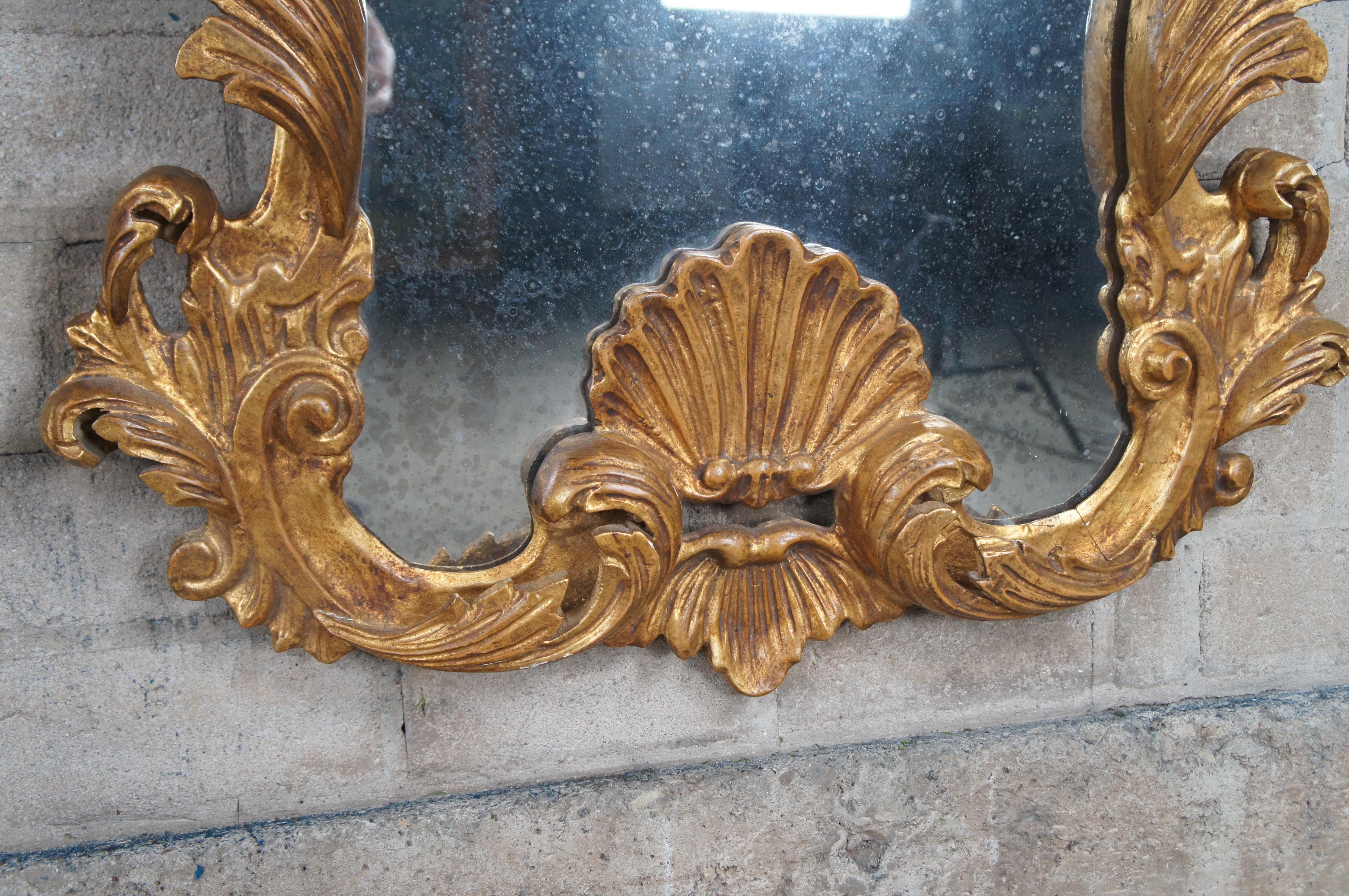 20ième siècle Vieille vanité murale dorée de style rococo baroque avec miroir de cheminée vieilli de 48 pouces en vente