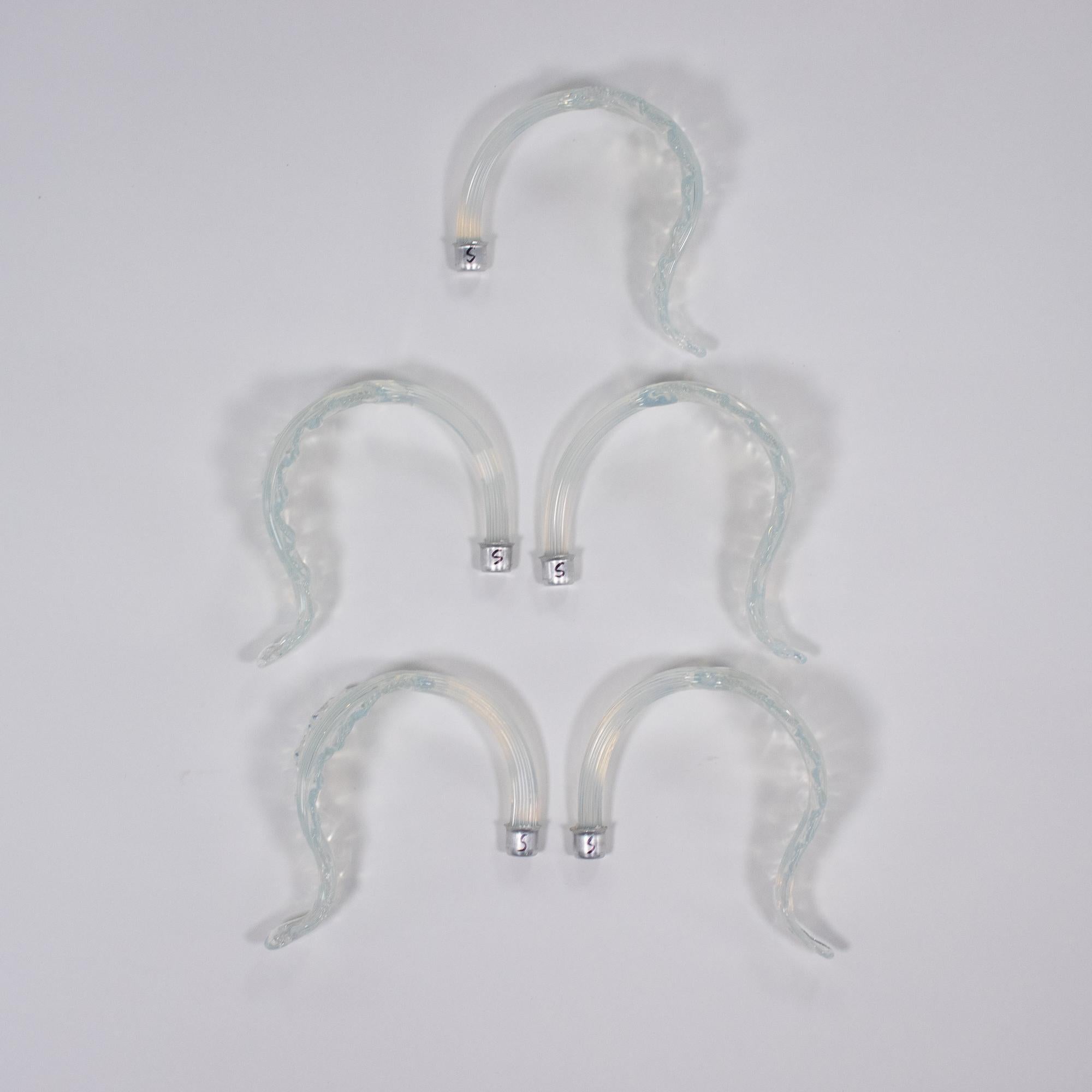 Lampadario barocco d'epoca a 5 bracci con infuso d'oro opalino di Murano in vendita 6