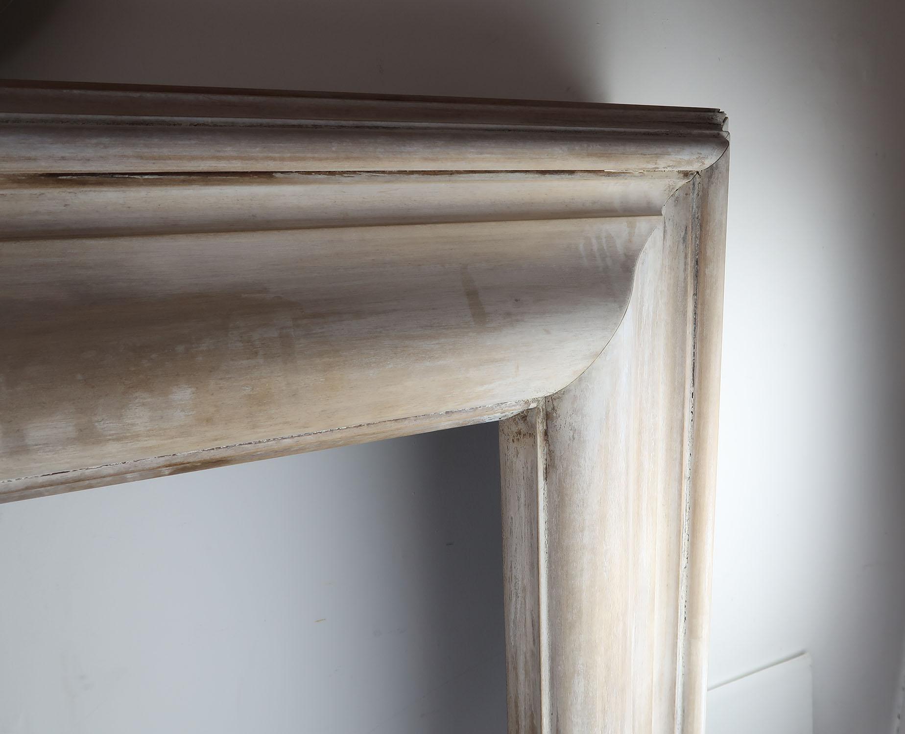Fabulous walnut fire surround or mantel

I particularly like the simplicity of the piece

Makers label of Bratt Colbran, London on the back

Solid bleached walnut

It has a stone like appearance.





 