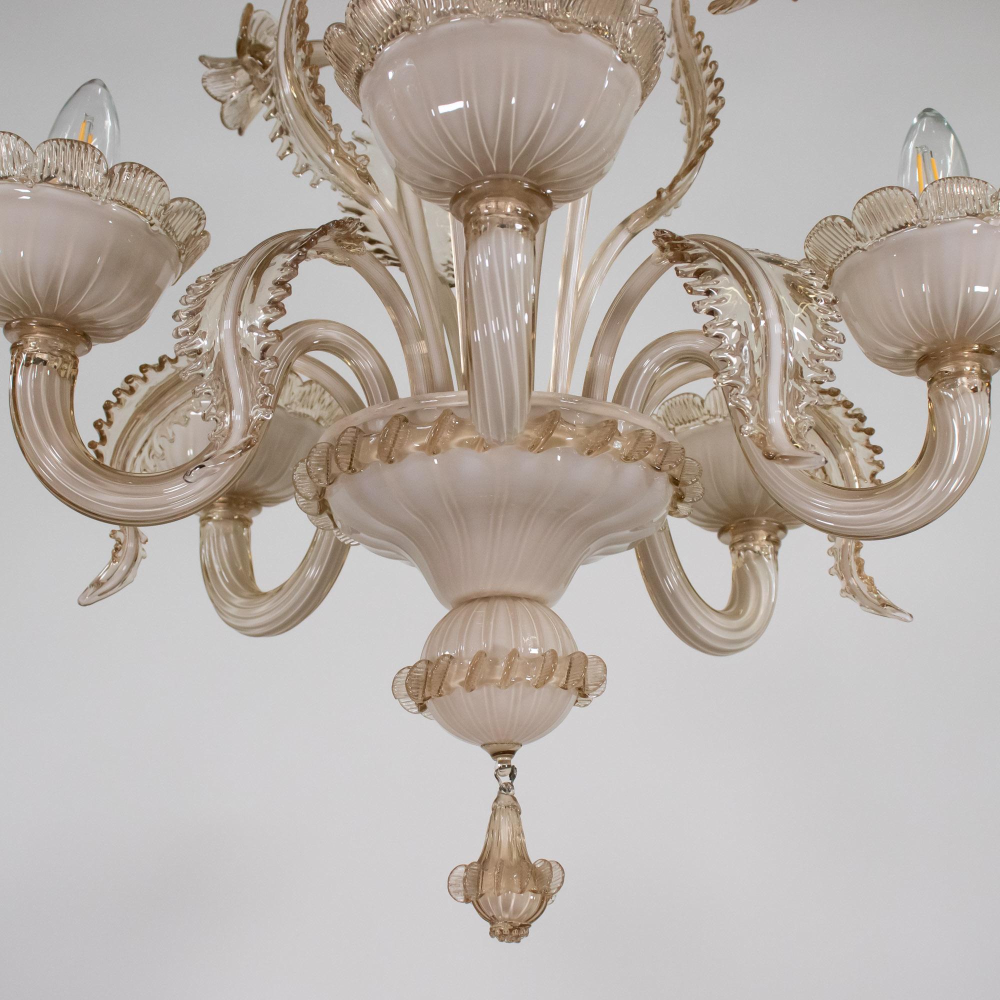 Fatto a mano Crème Brûlée barocca d'epoca con lampadario di Murano Lattimo Miele in vendita